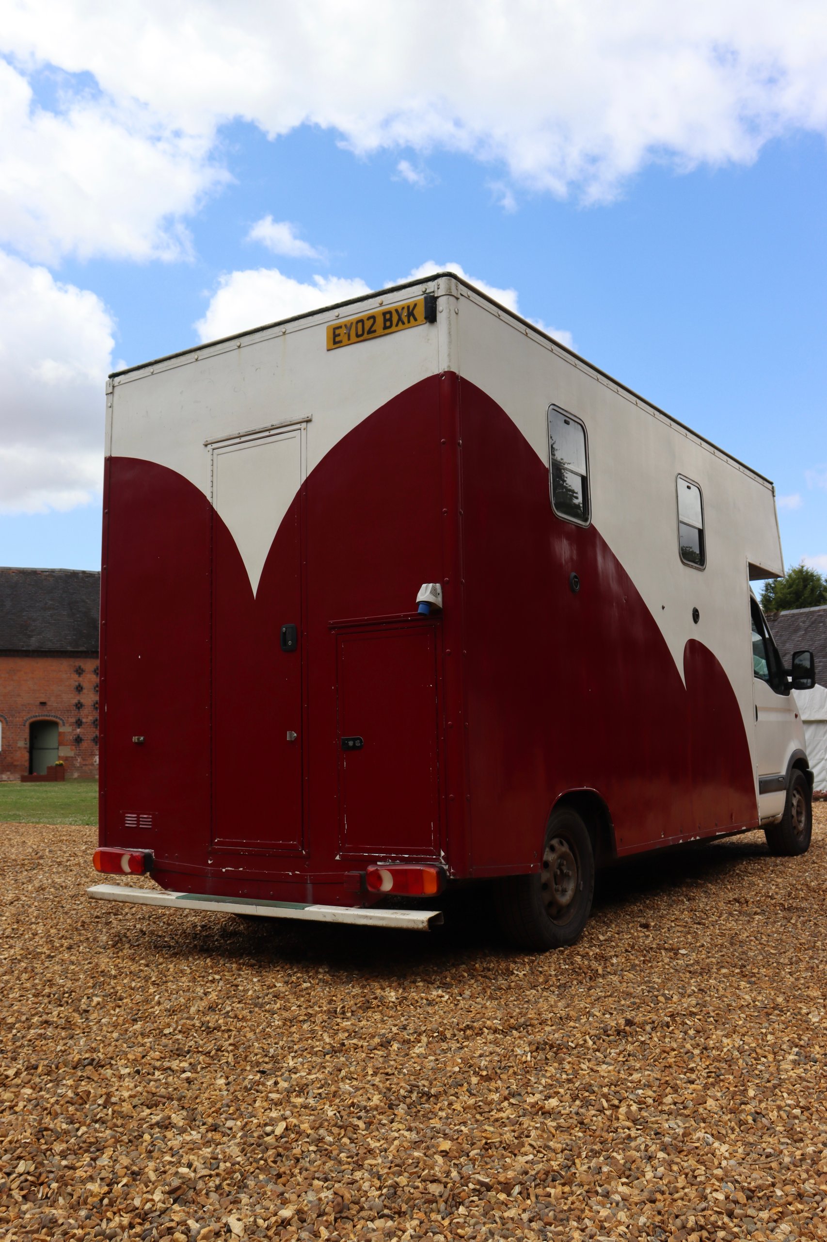 Vauxhall Movano 2.2l Coachbuilt 3.5T Long Stall - image 1 of 12