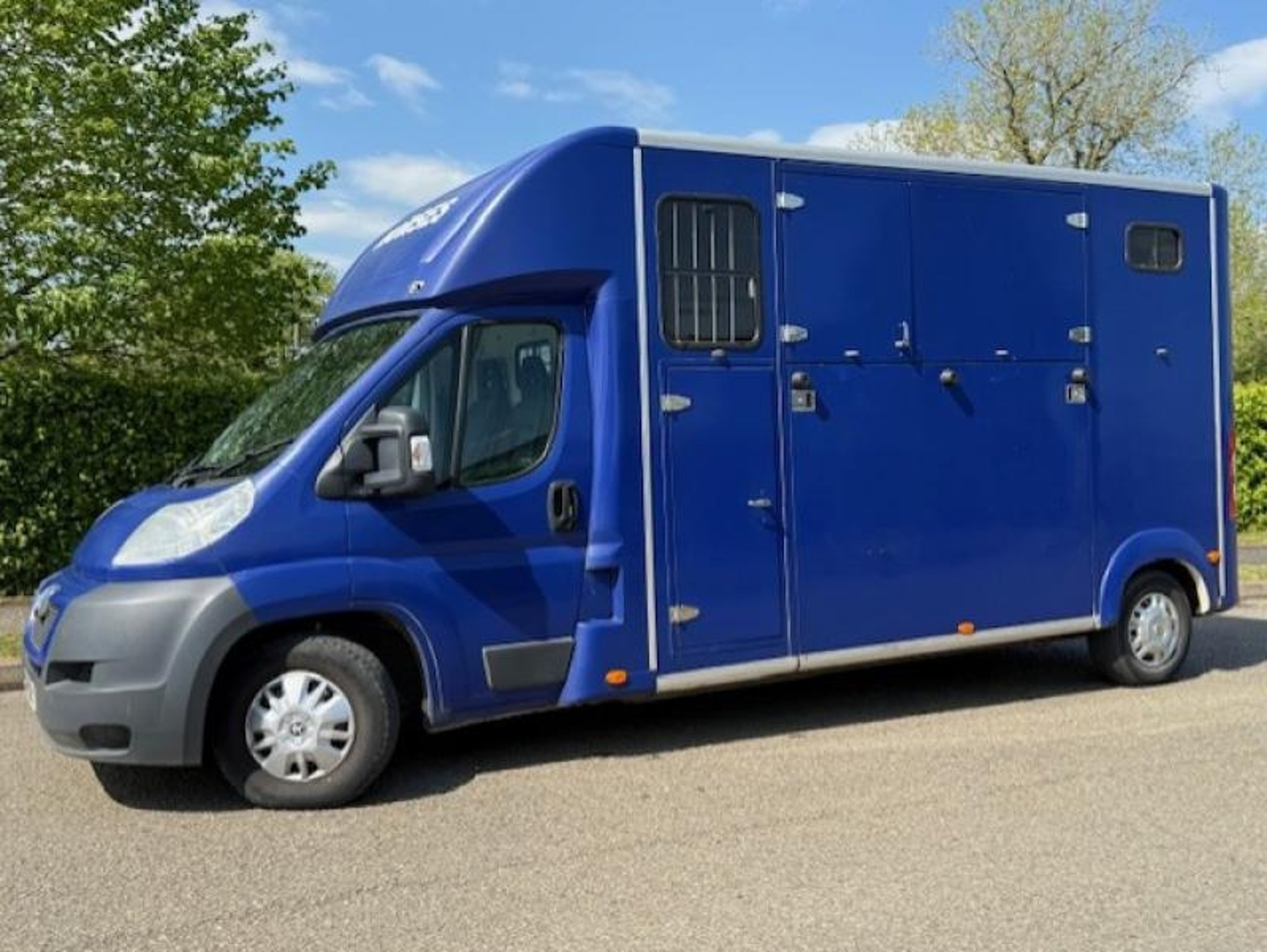 3.5t Peugeot Boxer by Mainline - image 12 of 12