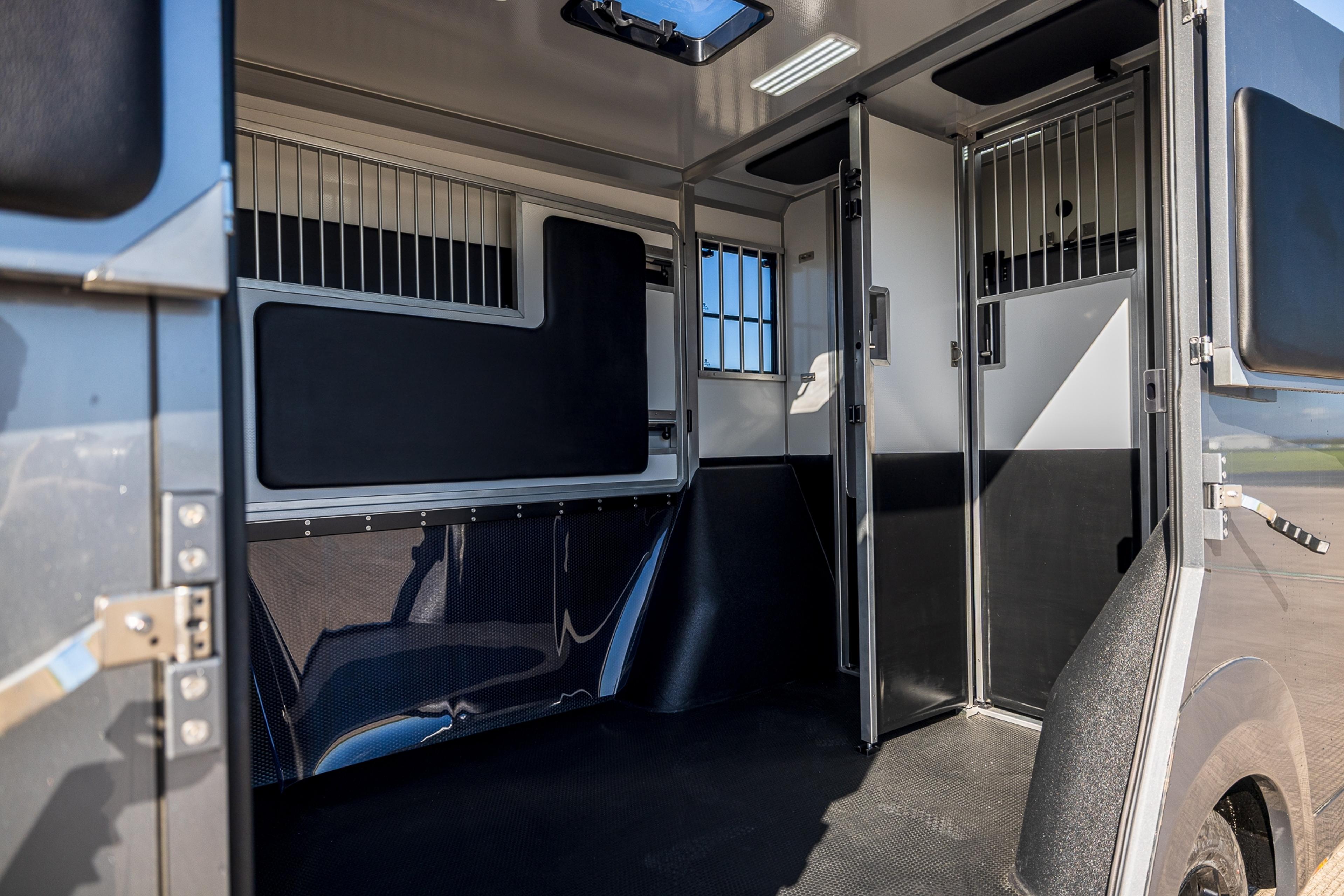 3.5t Renault Master by AKX - image 7 of 11