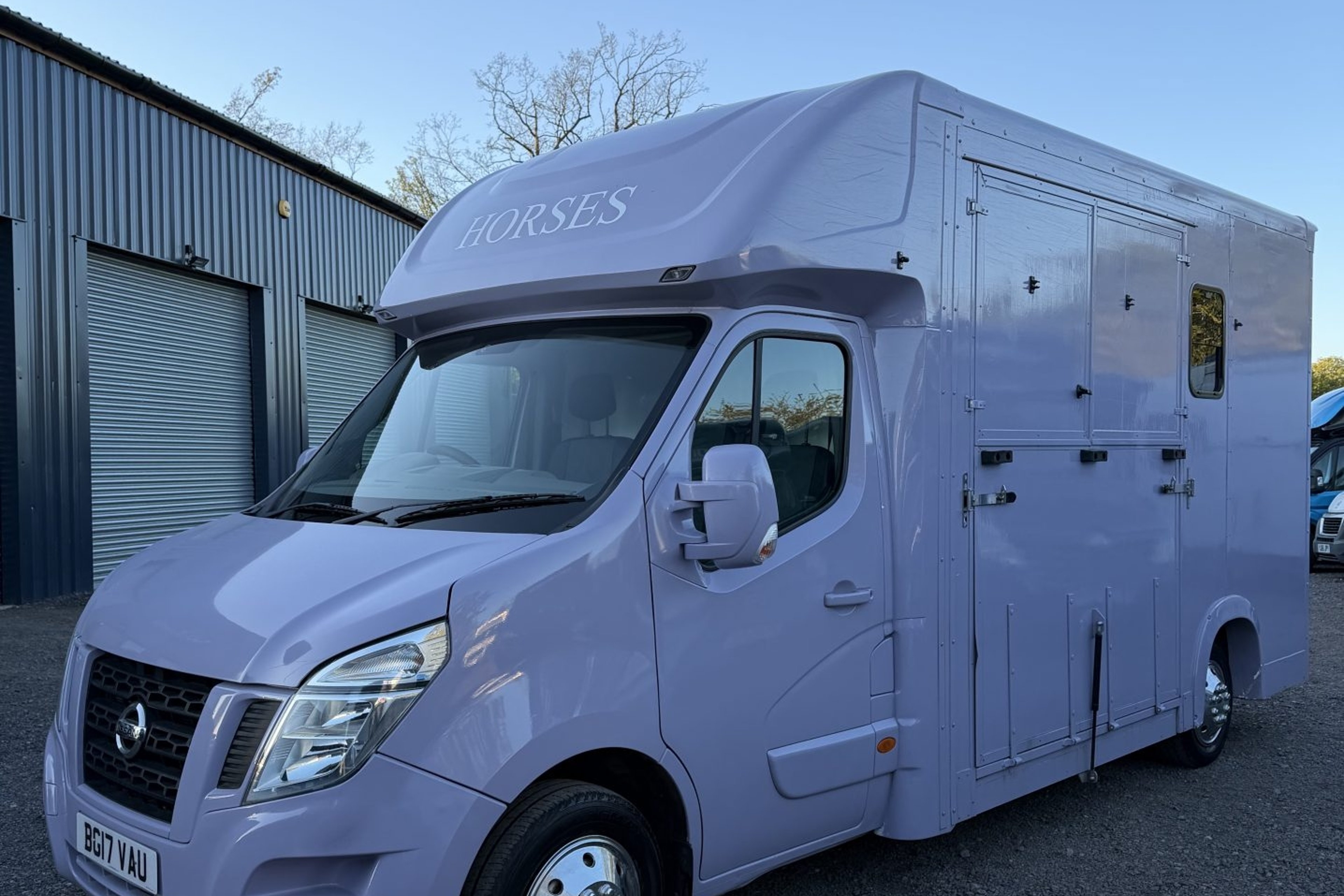 3.5t Nissan NV400 by Equi-Babe