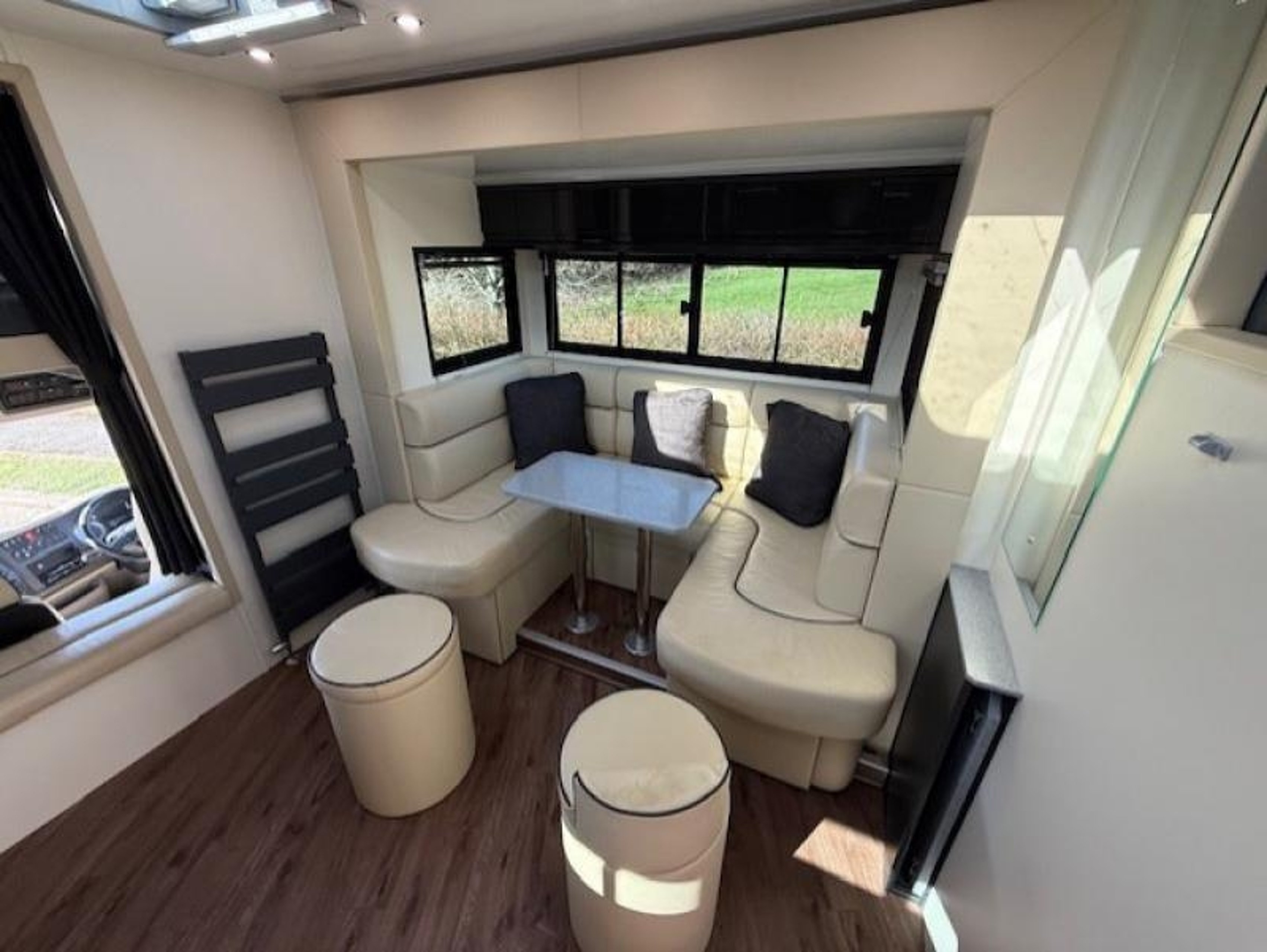 15t DAF LF 230 by PRB Horseboxes - image 9 of 18