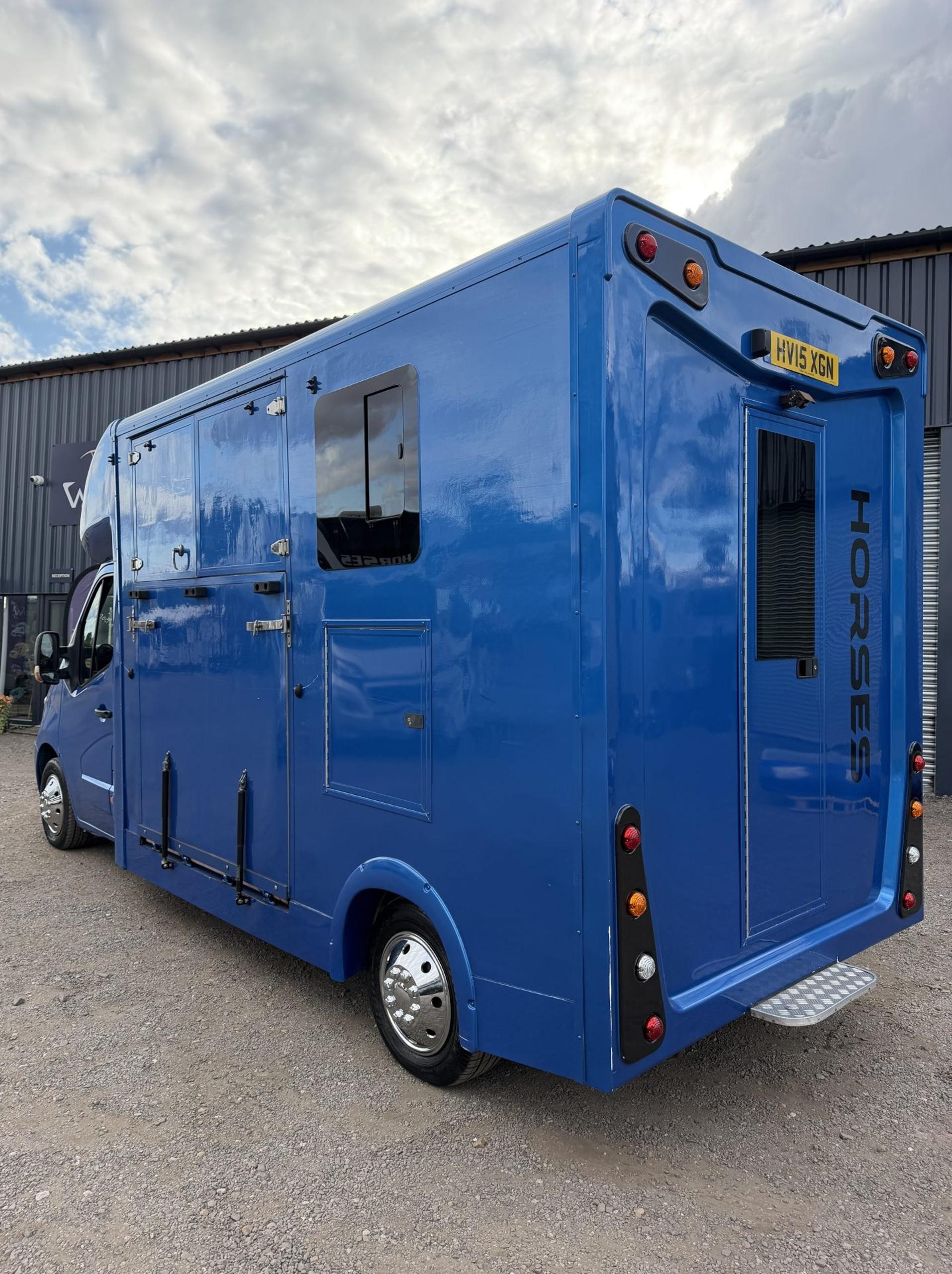 3.5t Renault Master by Cross Country - image 4 of 18