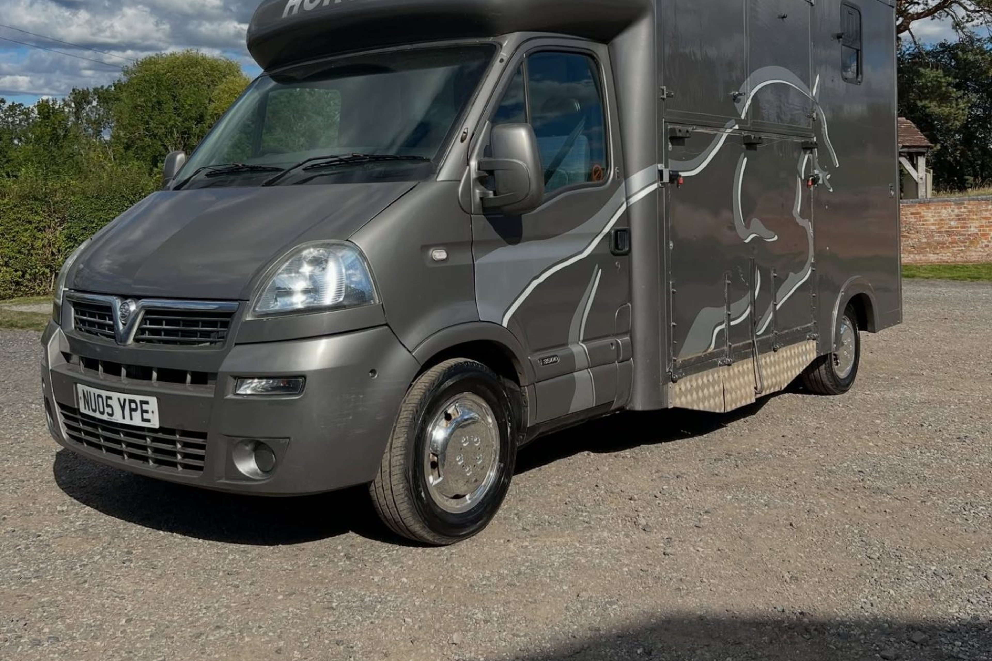 3.5t Vauxhall Movano by Select Horseboxes