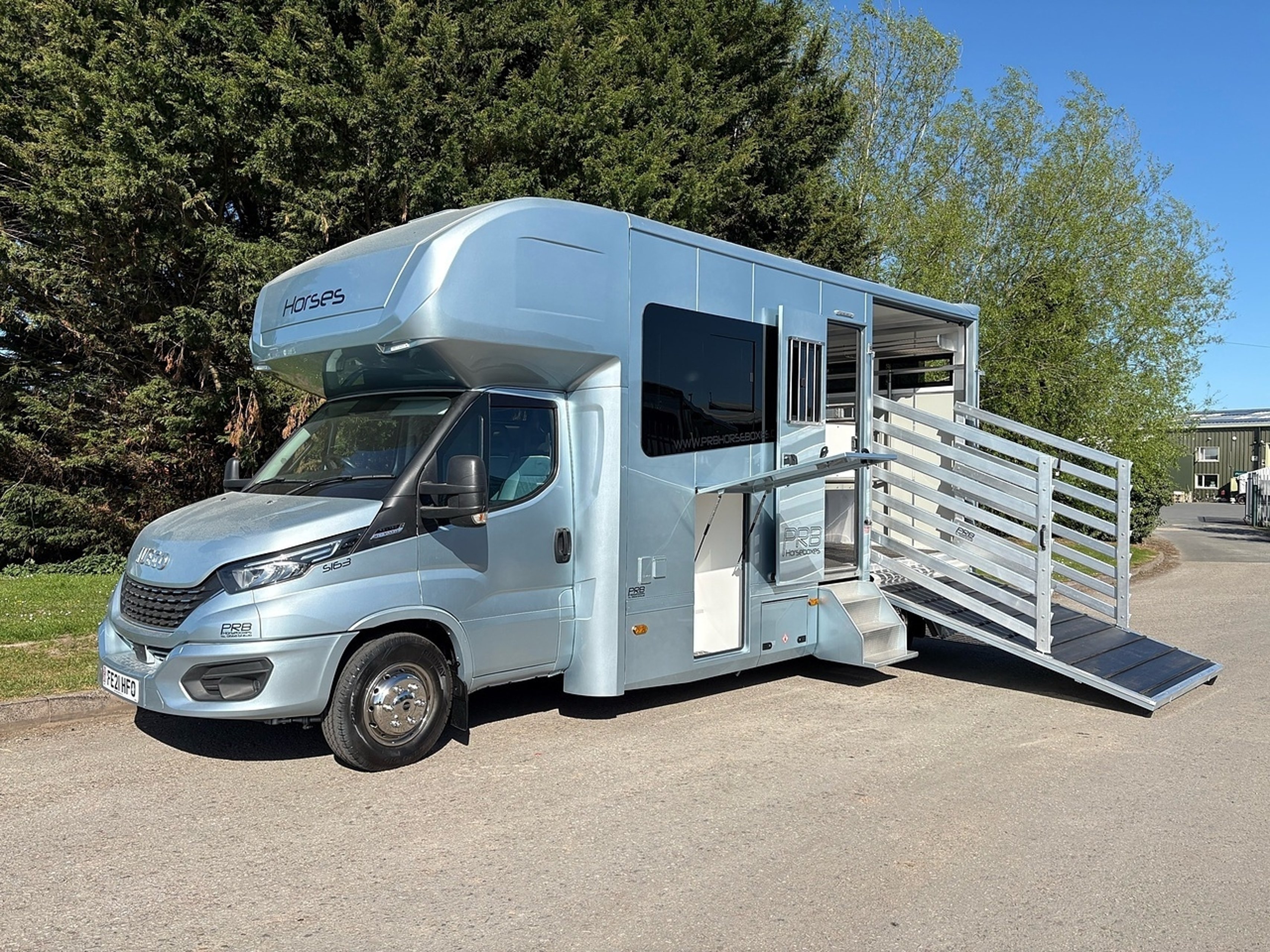 7.2t Iveco by PRB Horseboxes - image 2 of 18