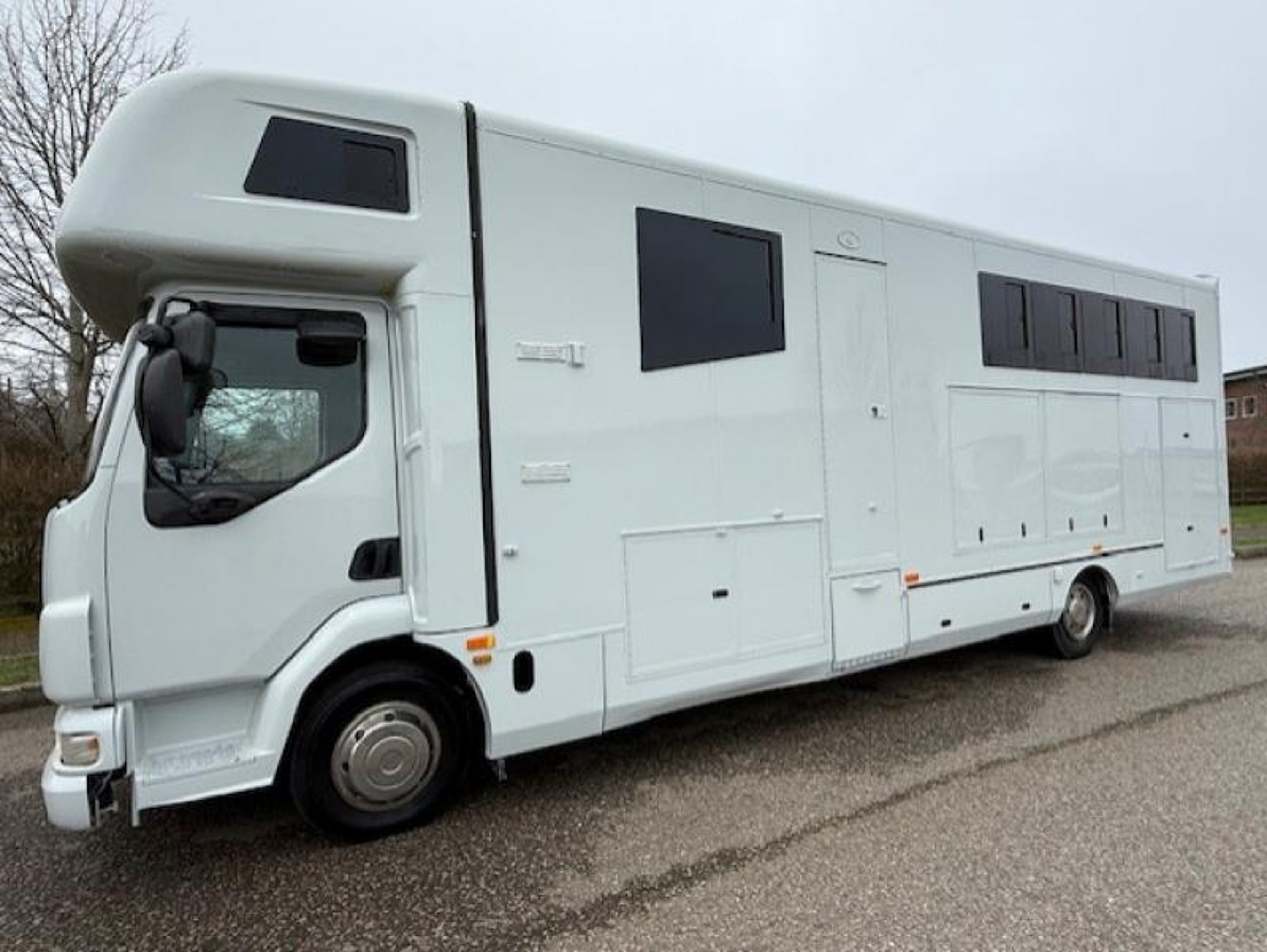 12t DAF Lf 180 by Tristar Horseboxes - image 4 of 18