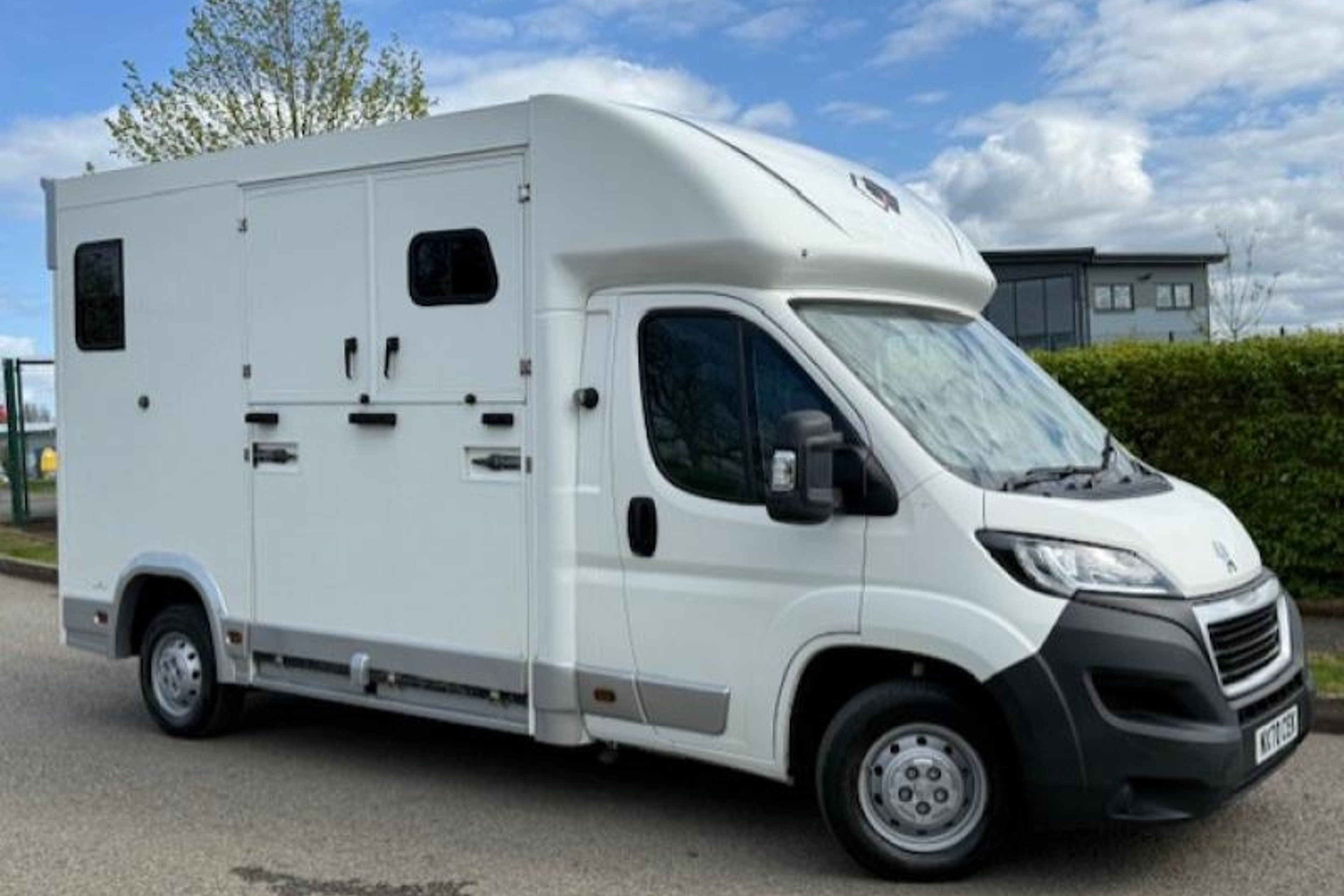 3.5t Peugeot by Overlander