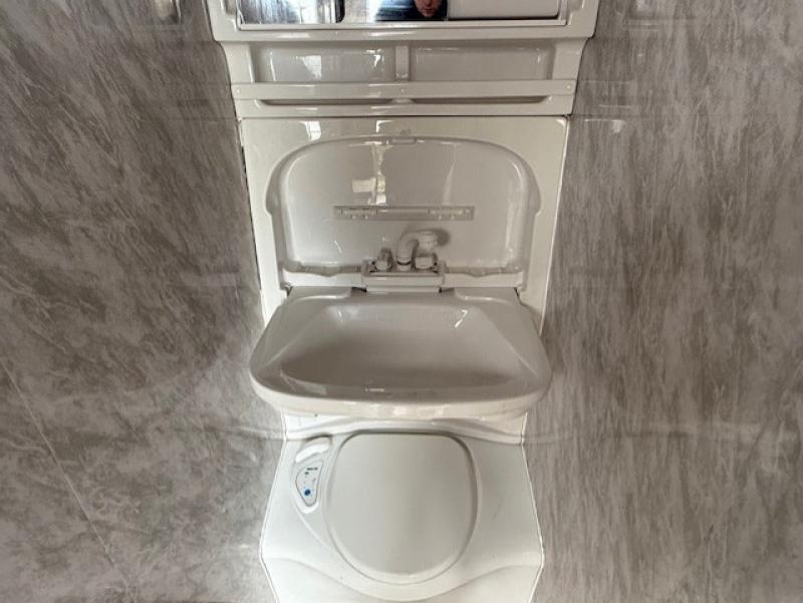 18t Automatic MAN TGL by Hayling Truck Island - image 6 of 14