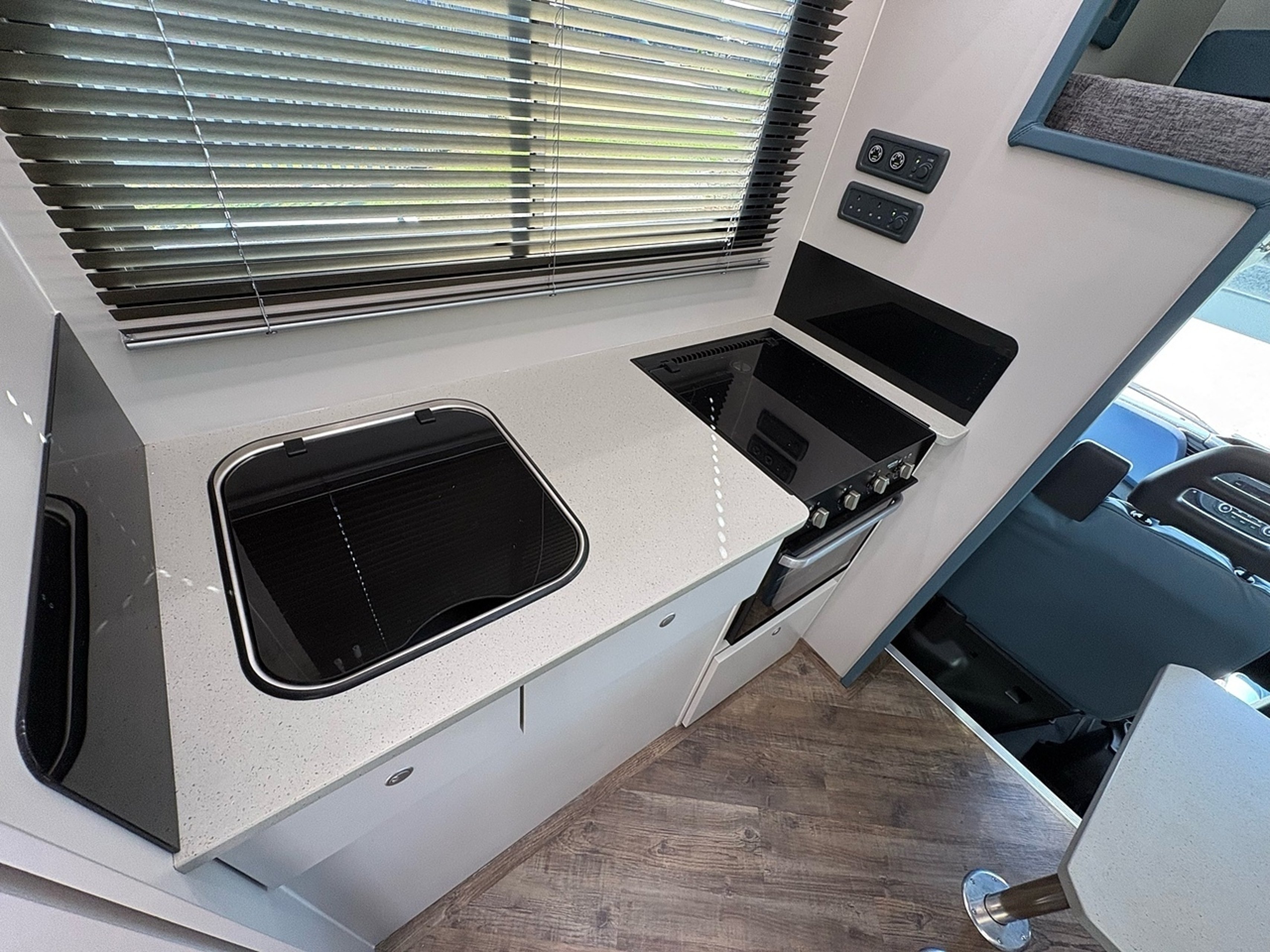 7.2t Iveco by PRB Horseboxes - image 15 of 18