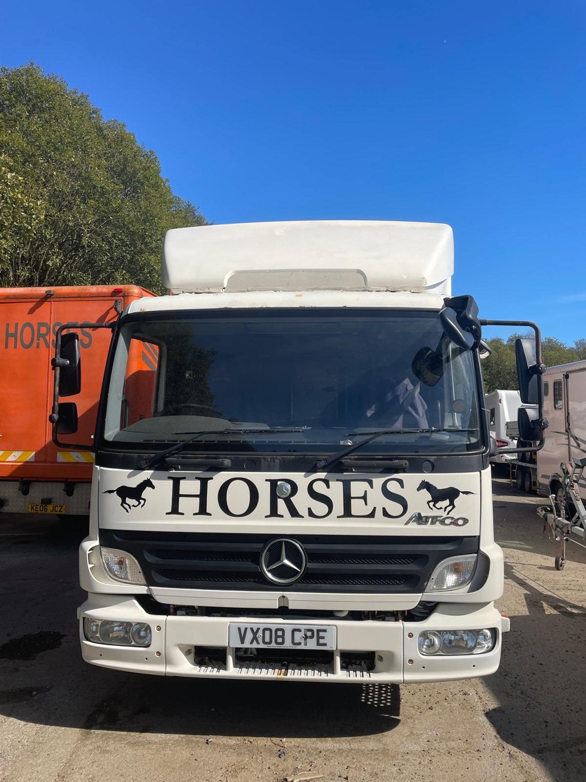 Pre-Owned 7.5T Mercedes Atego (ref. SHCPE) - image 2 of 10