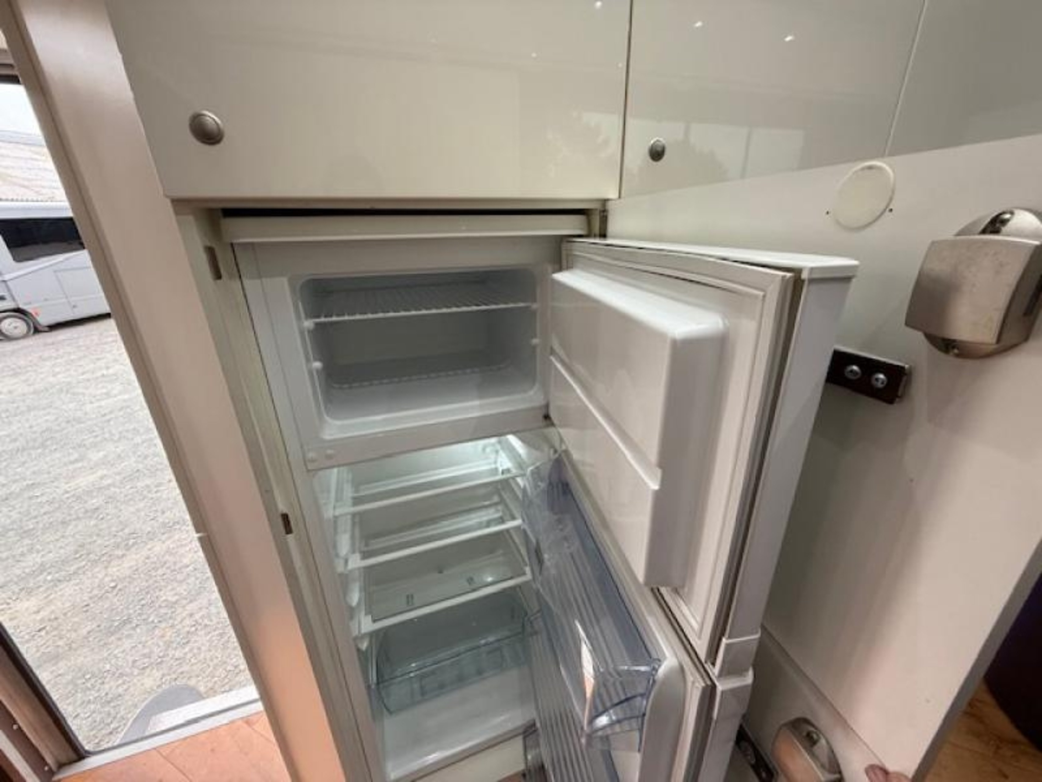 26T Mercedes-Benz Actros by PRB - Stalled for 6 - image 9 of 18