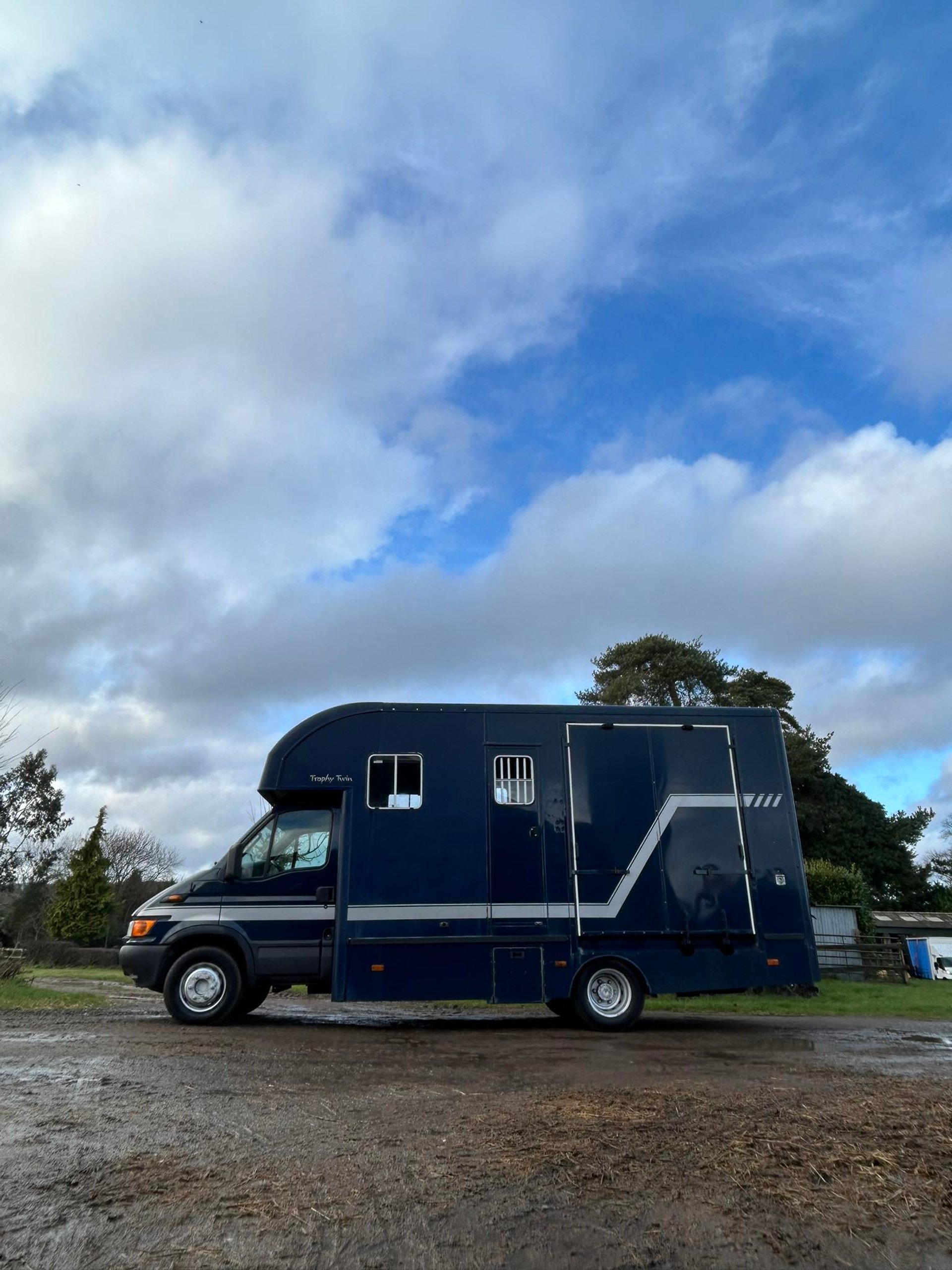 2003 6.5T Iveco Trophy Twin - image 2 of 13