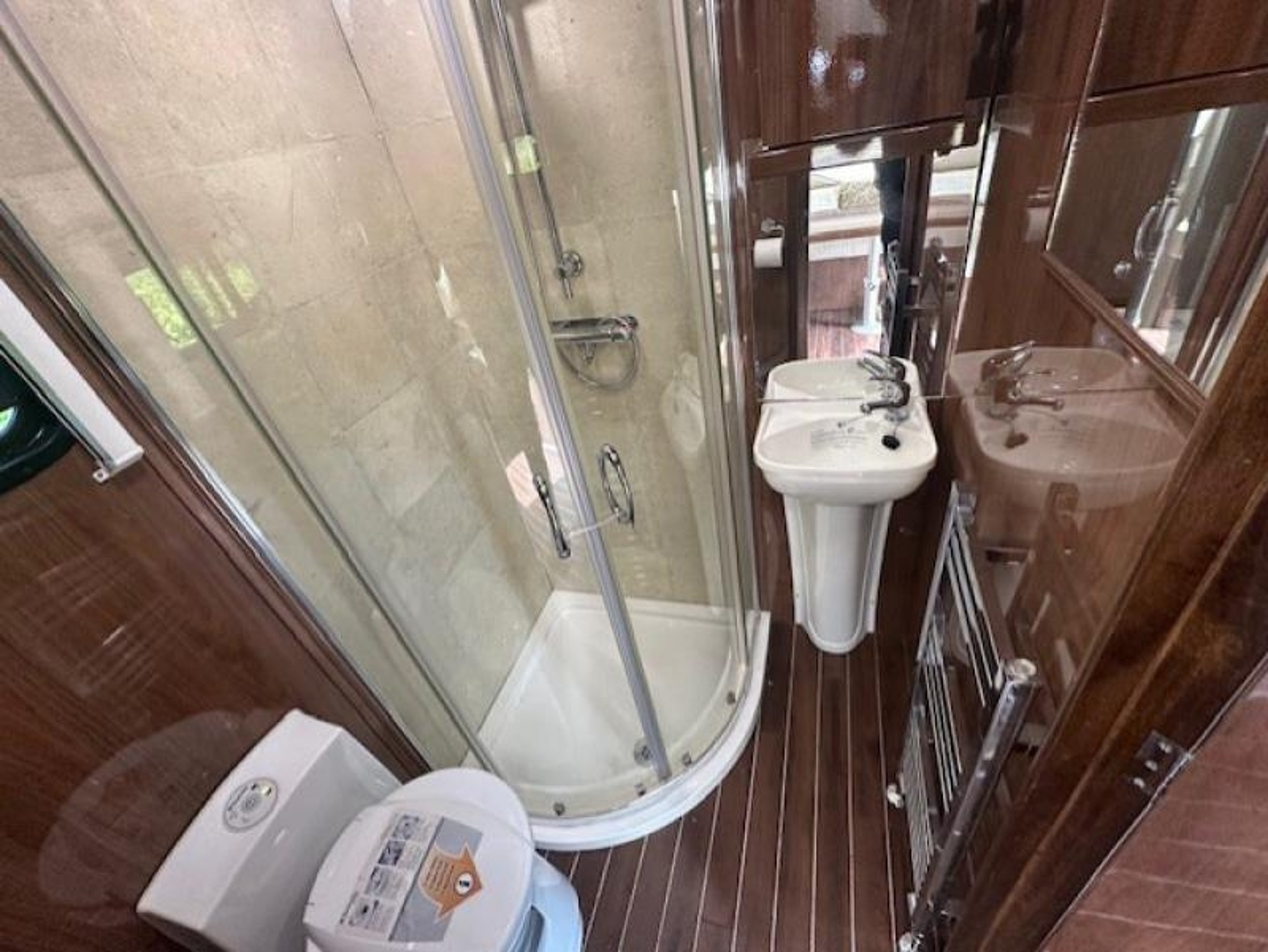 7.5t Iveco Eurocargo by Sovereign Horseboxes - image 11 of 15