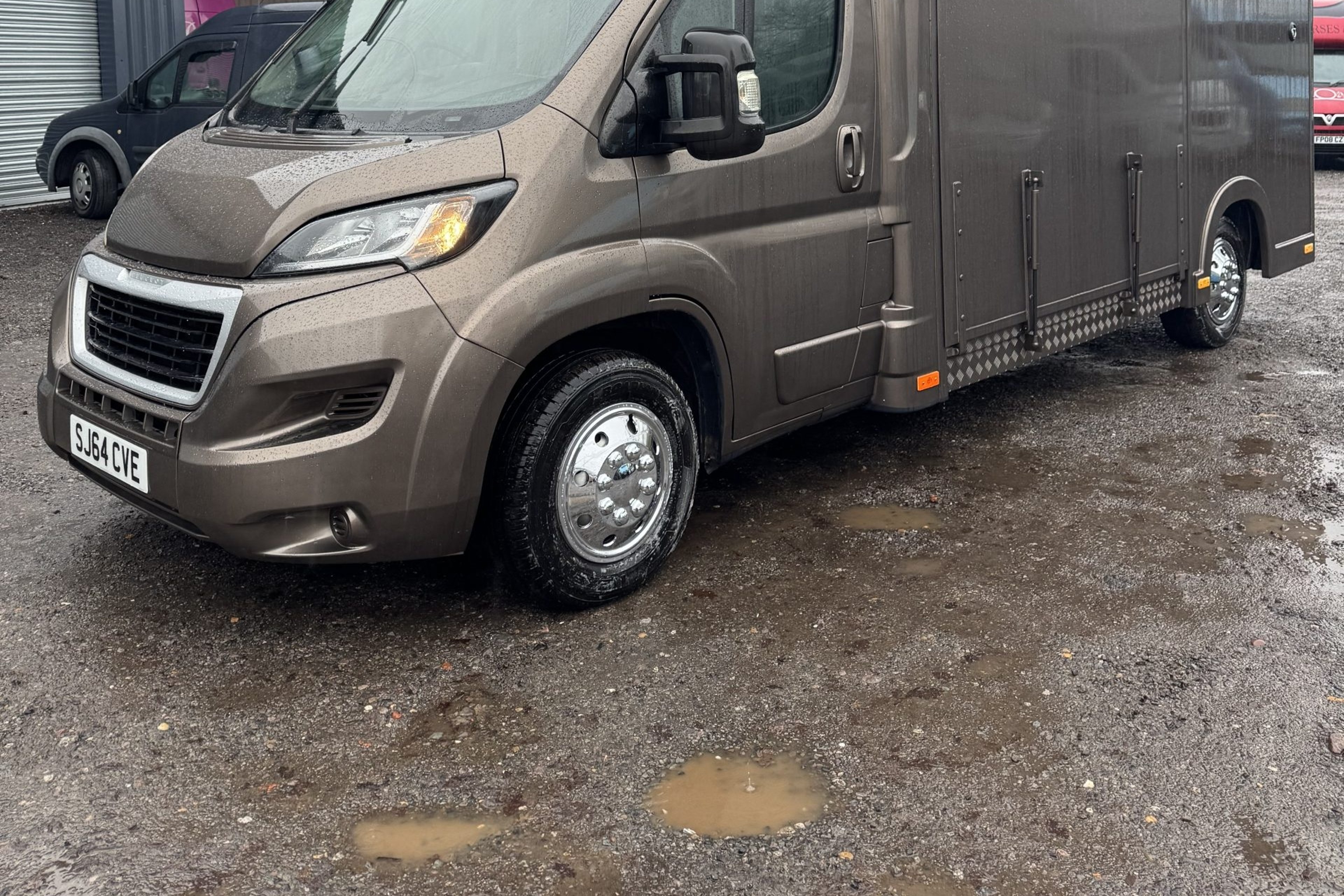 3.5t Peugeot Boxer by Regent