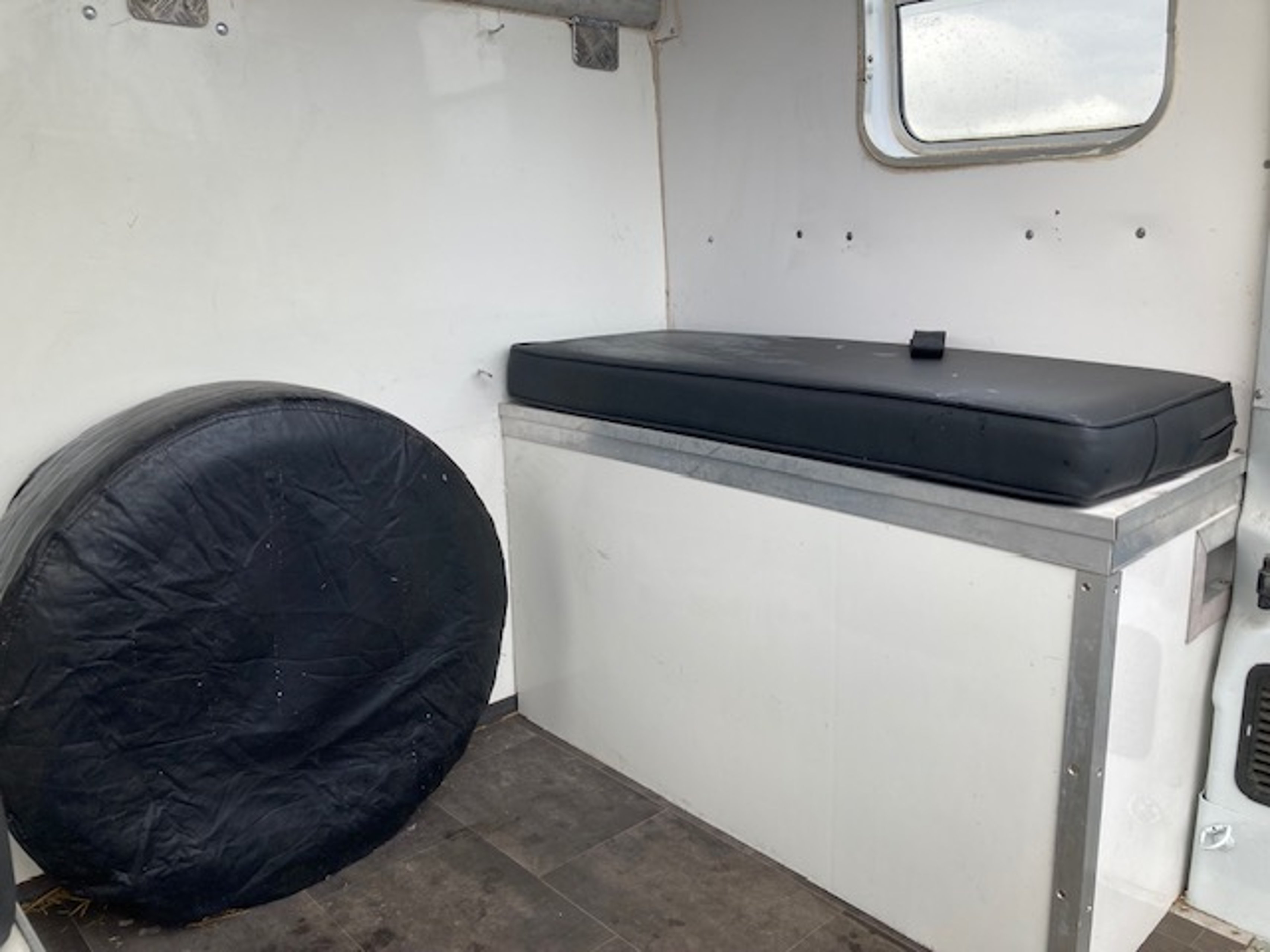 Smart 3.5 Ton Renault Master - image 4 of 6