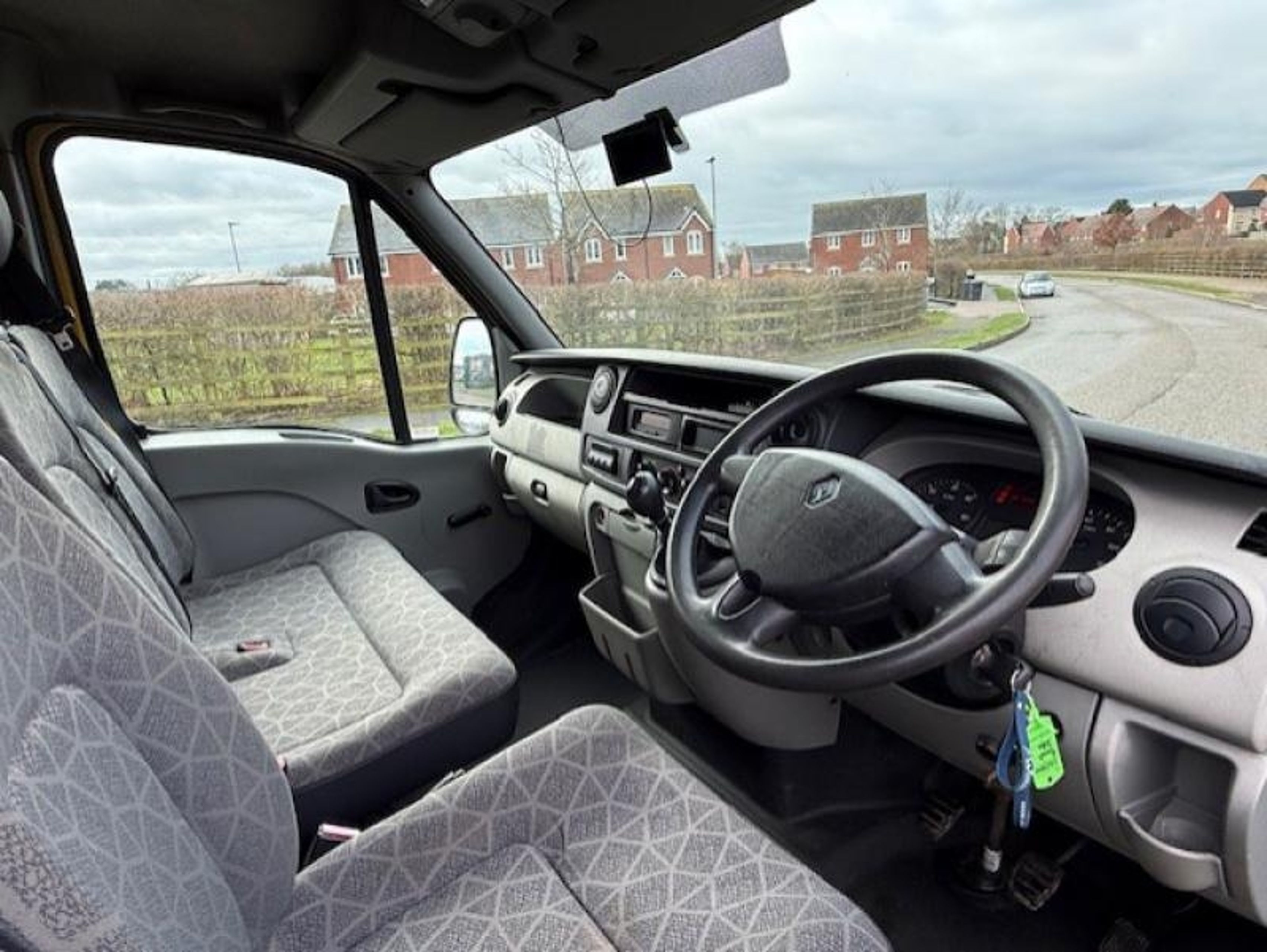 3.5t Renault Master by Can-Van - image 3 of 17