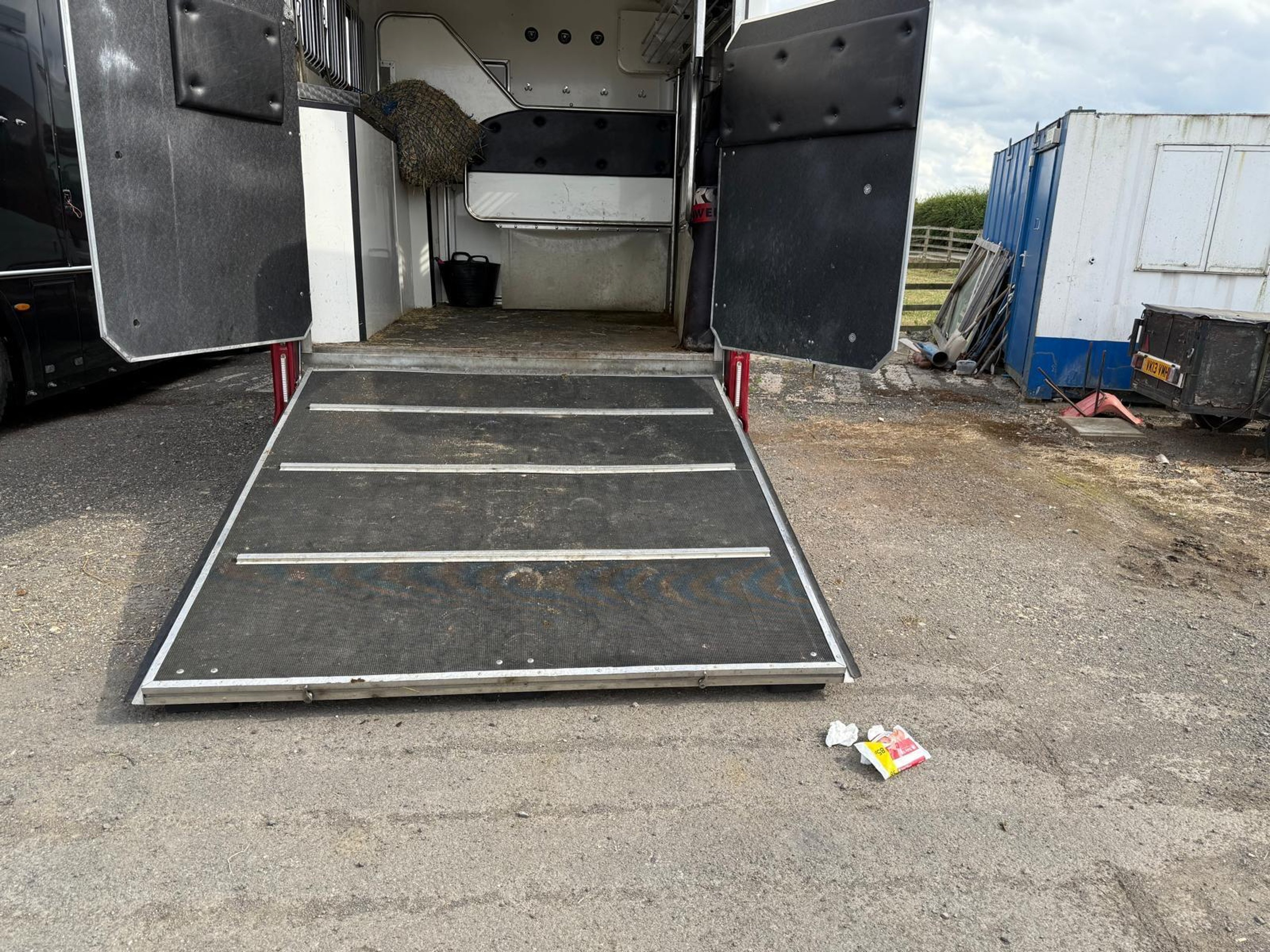 Pre-Owned 7.5T Equi-Trek Endeavour Elite (ref. SH226) - image 8 of 12