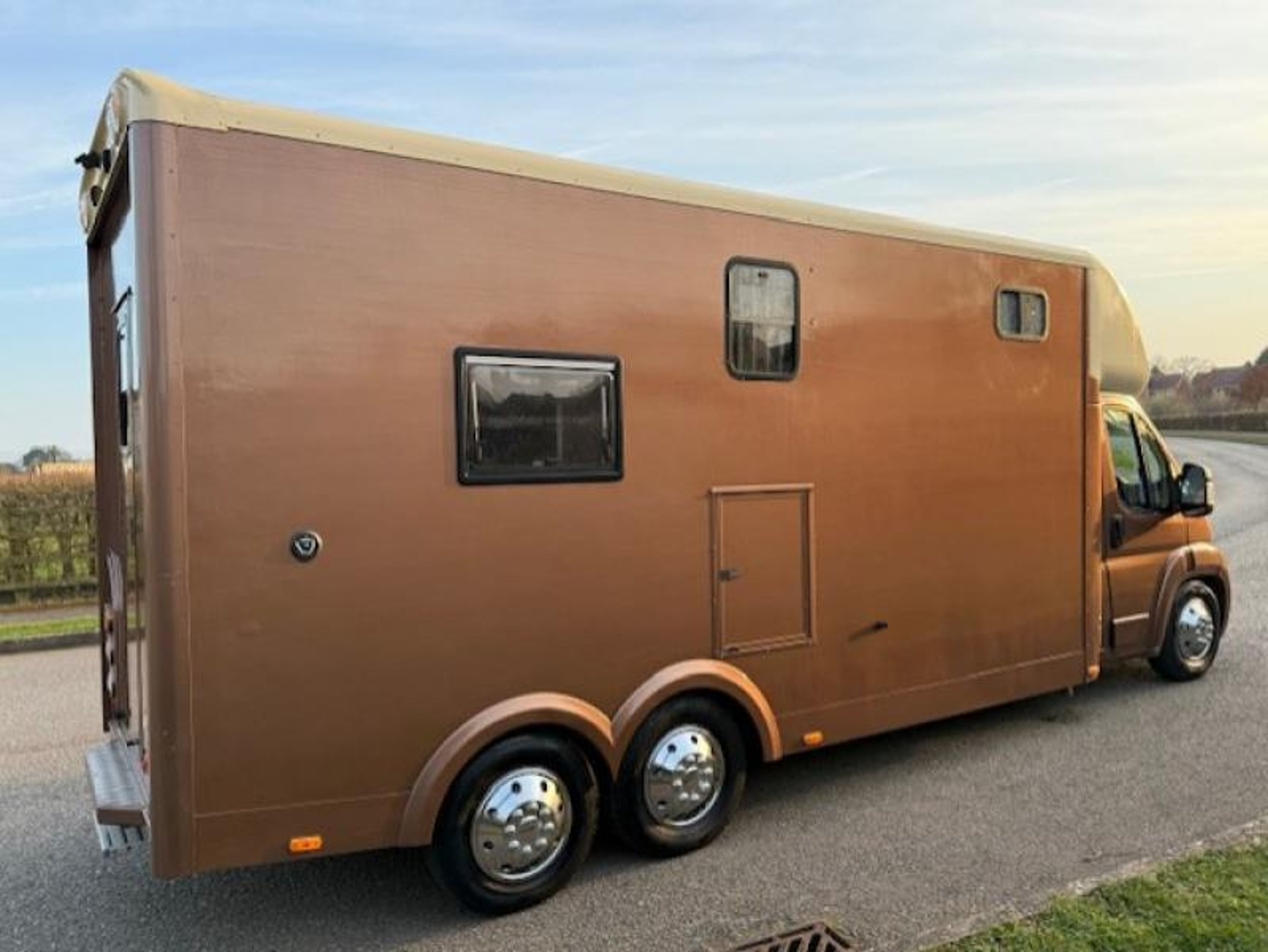 5t Peugeot Boxer by Courchevel - image 6 of 15