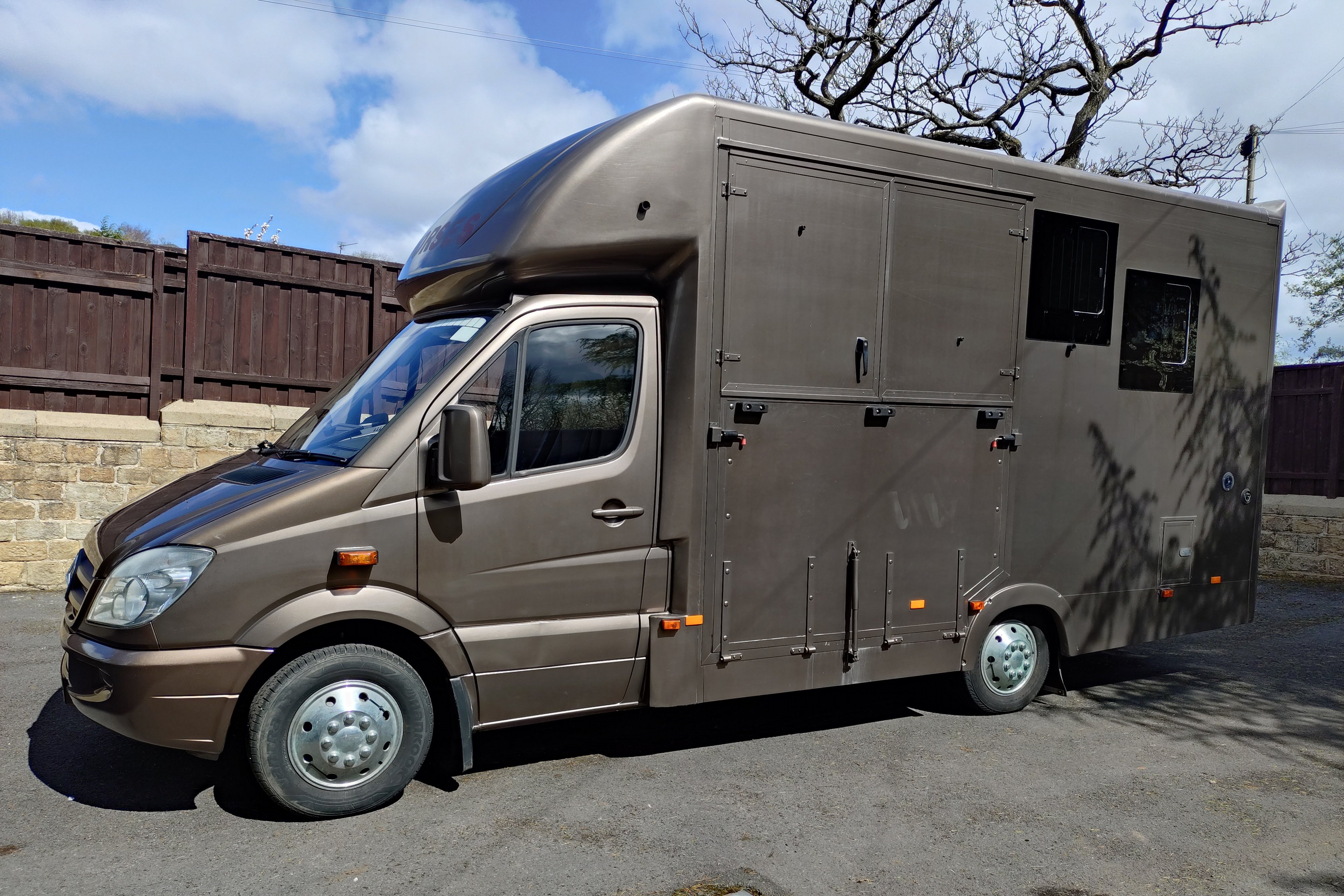 3.9 Automatic Foxy Weekender