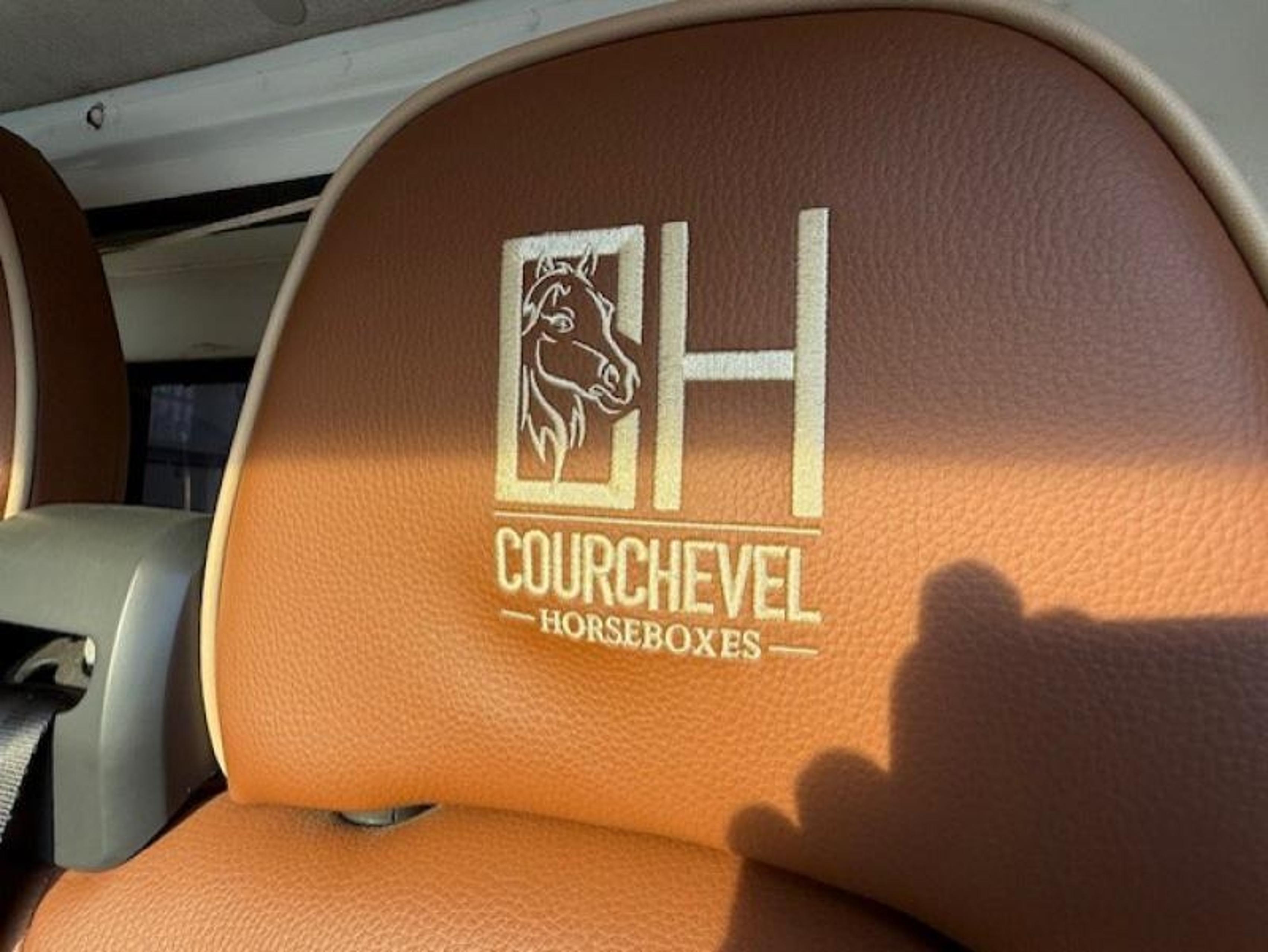 5t Peugeot Boxer by Courchevel - image 4 of 15
