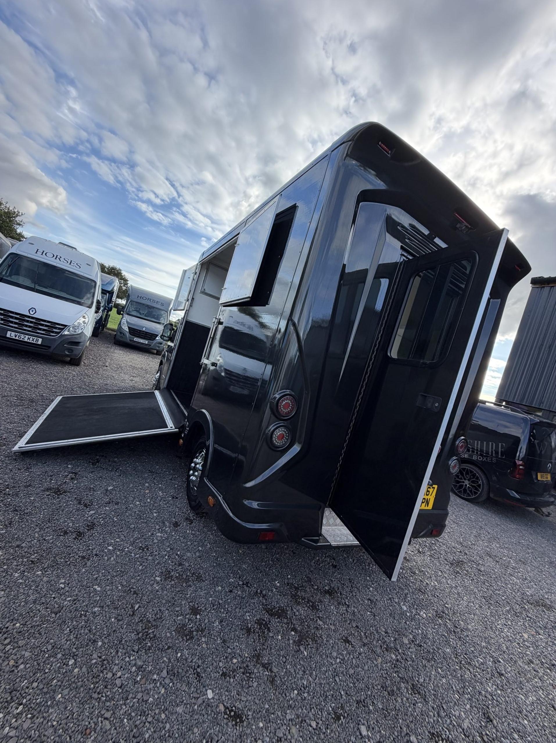 3.5t Peugeot Boxer by Regent - image 6 of 18