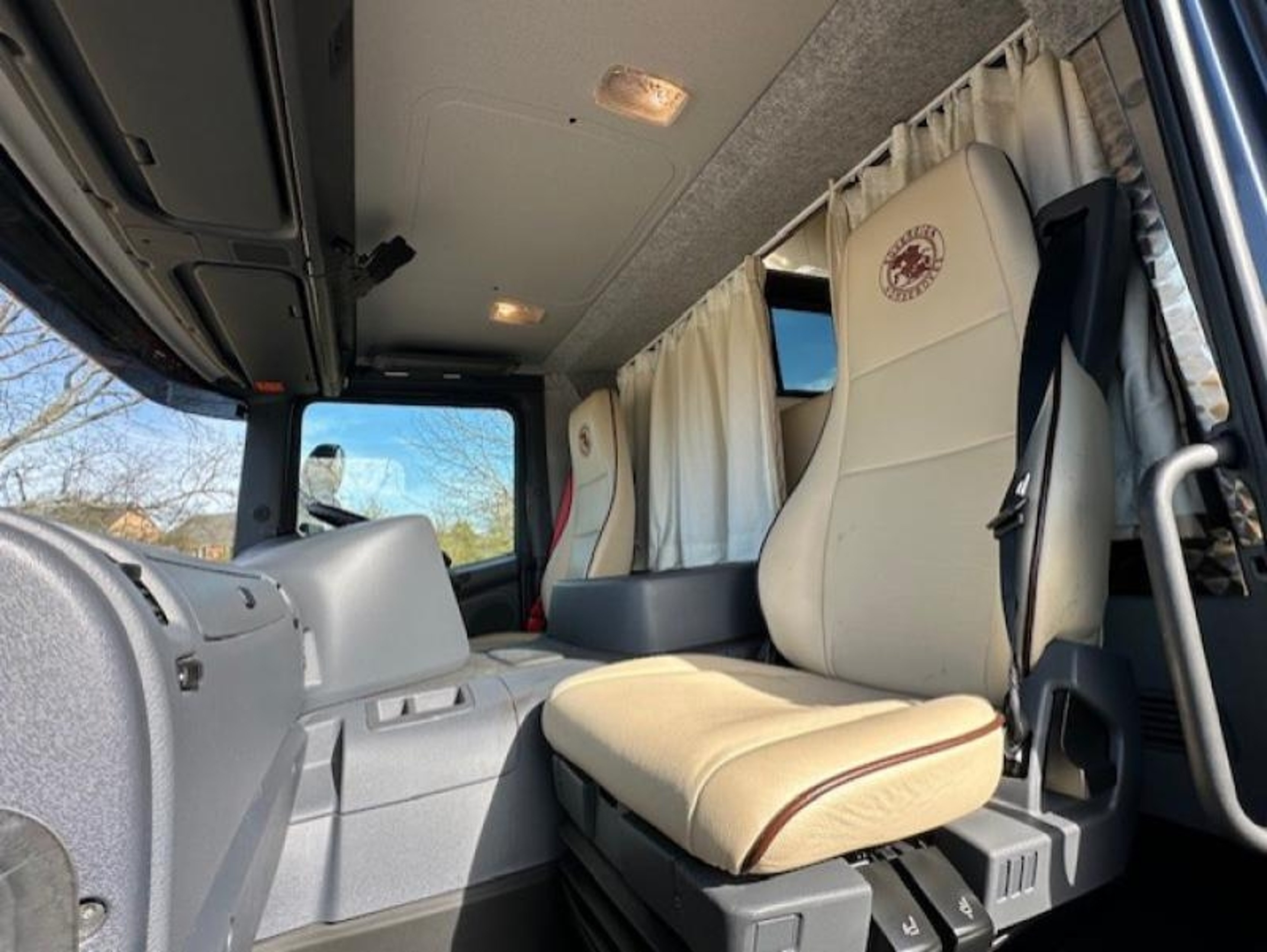 2017 Scania P250 - 18T "Prince" by Sovereign Coach Builders - image 2 of 12