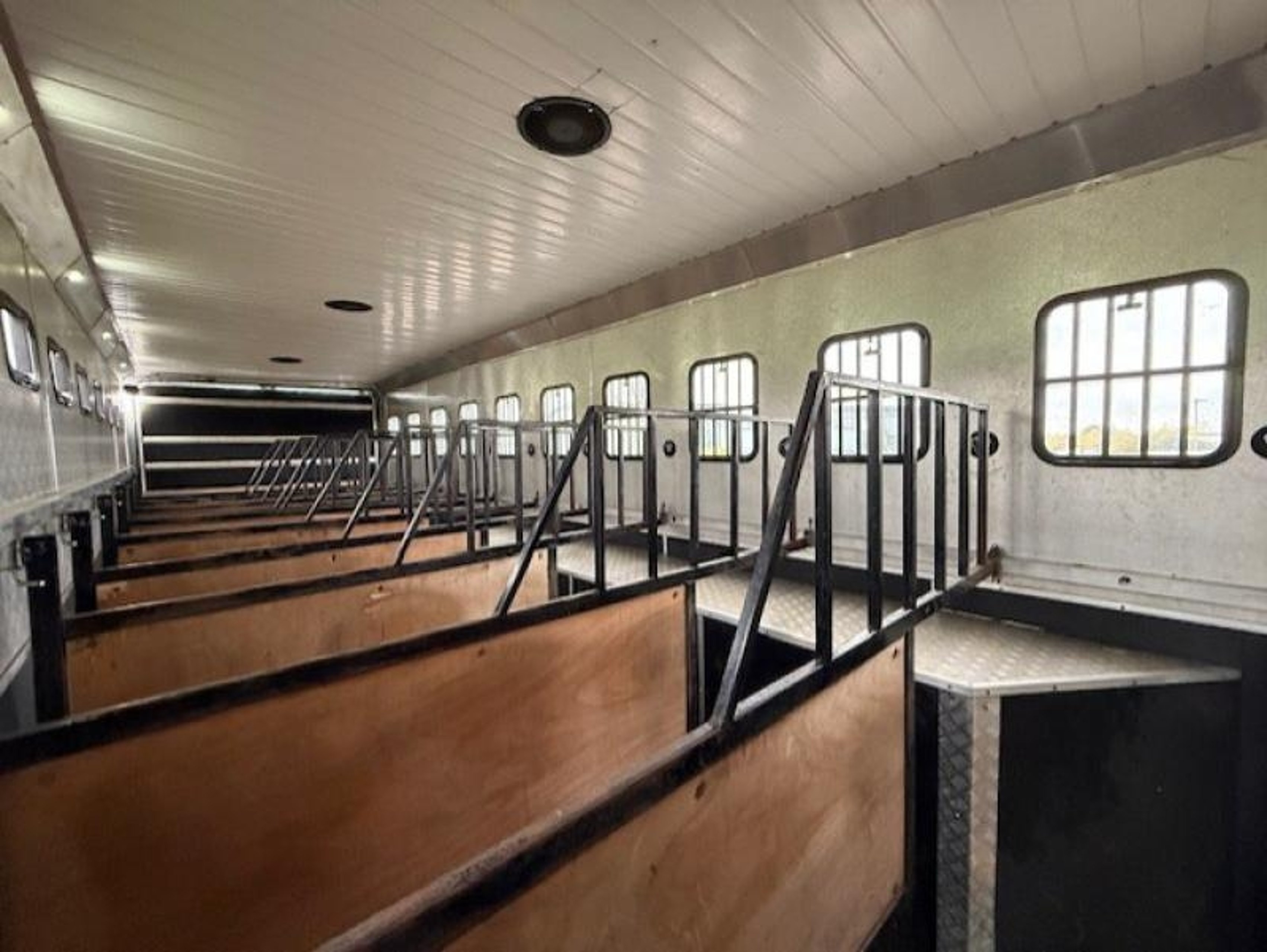 18t Automatic MAN TGL by Hayling Truck Island - image 7 of 14