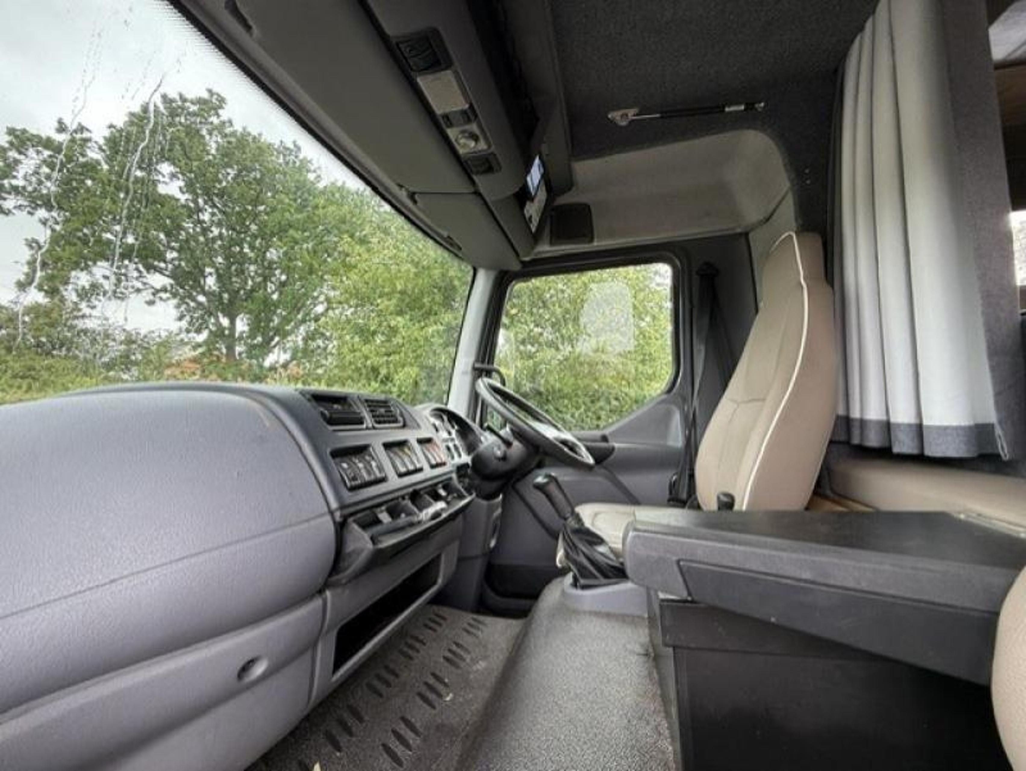 13t DAF Lf 180 by Browns - image 4 of 18