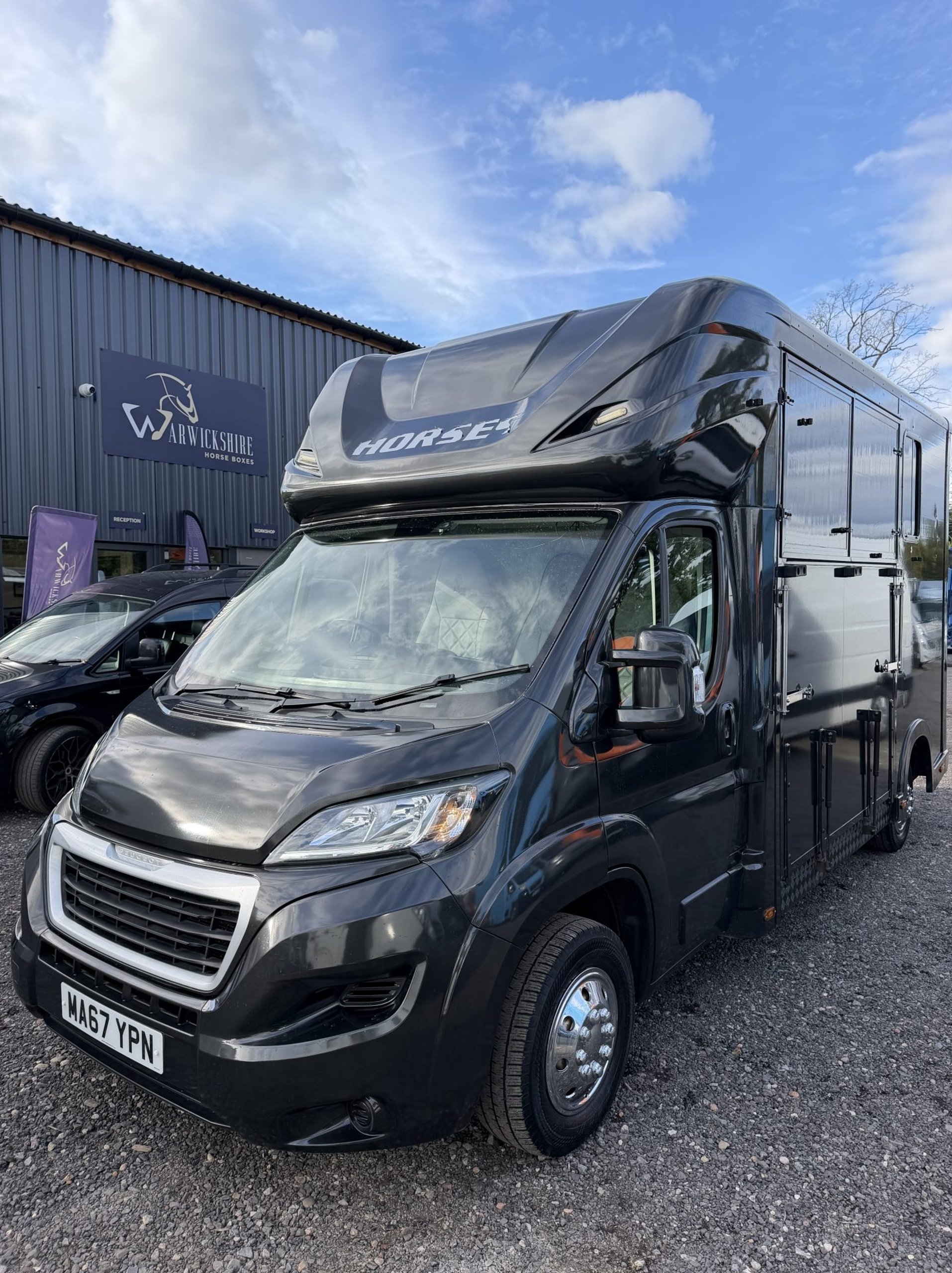 3.5t Peugeot Boxer by Regent - image 1 of 18