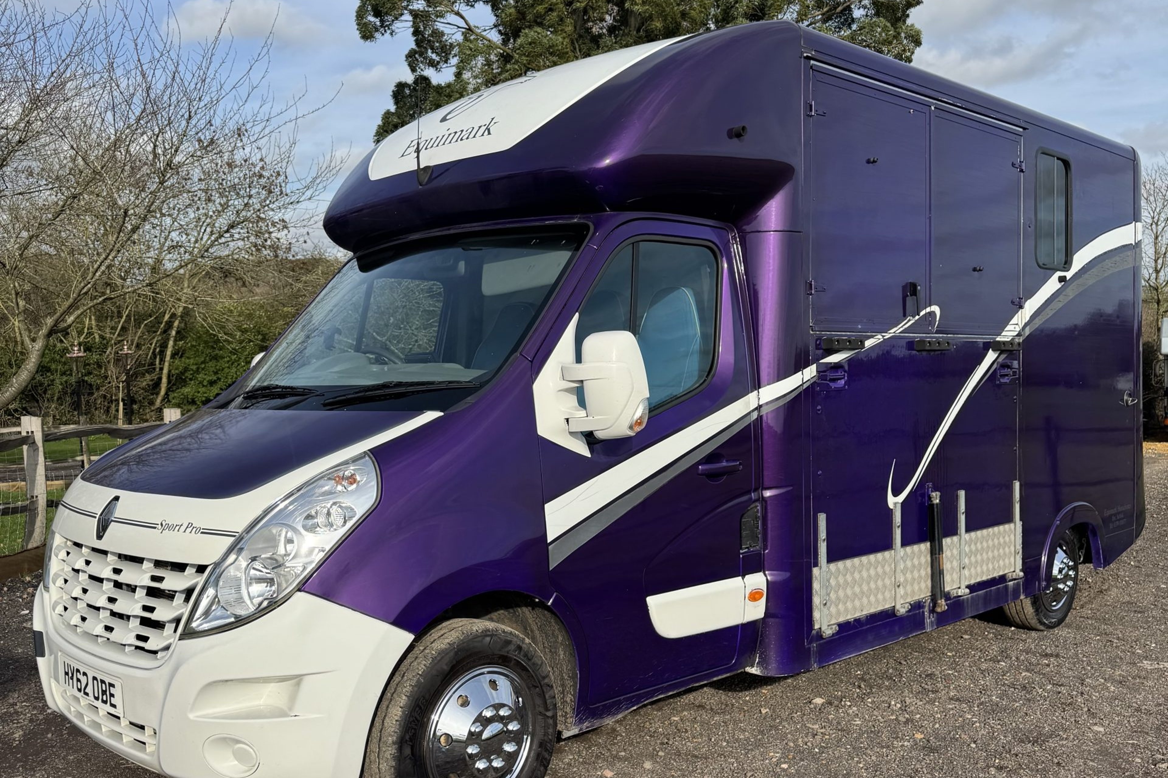 3.5t Renault Master by Equimark