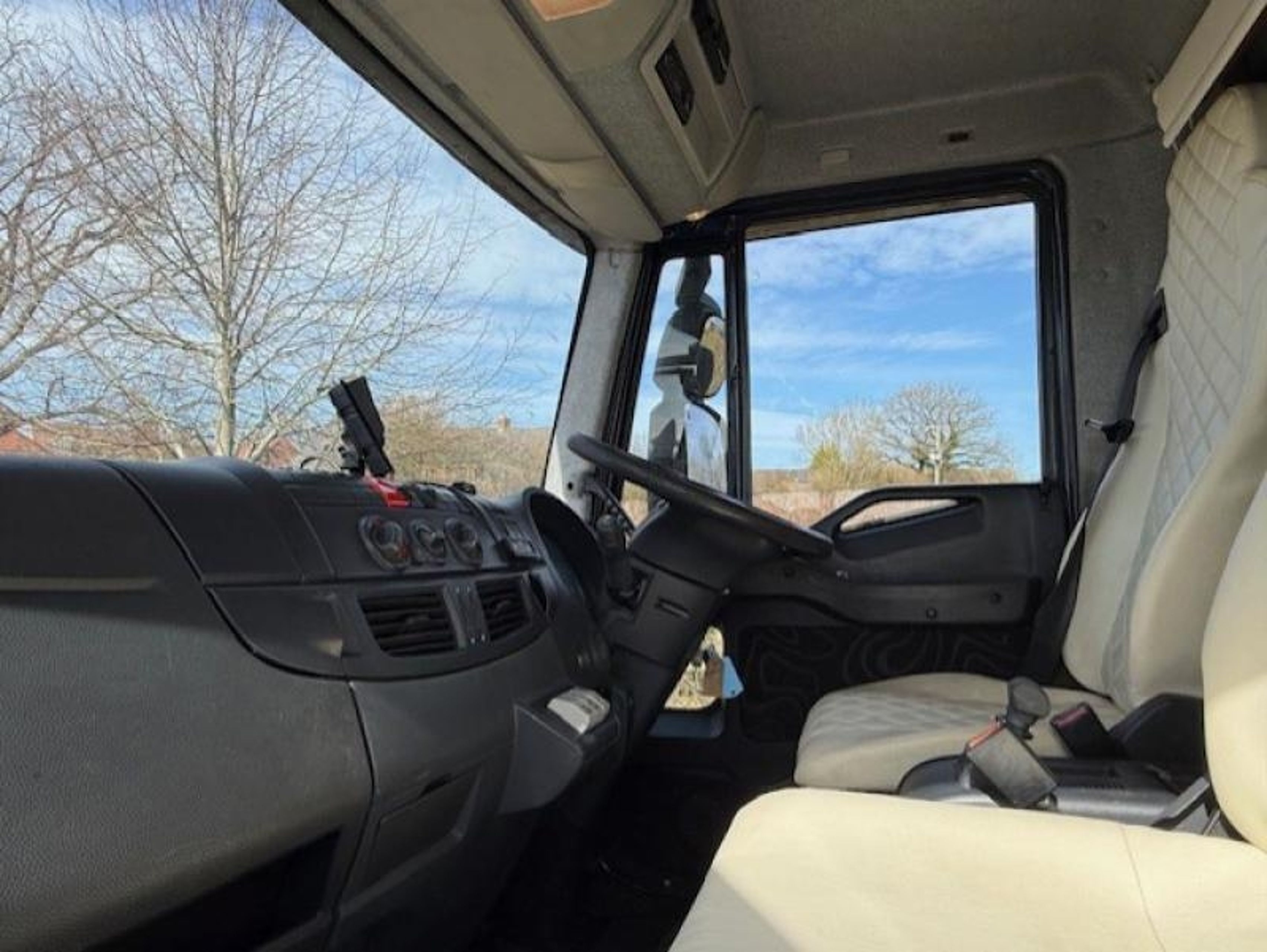 15T Iveco Eurocargo by Hayling - image 3 of 16