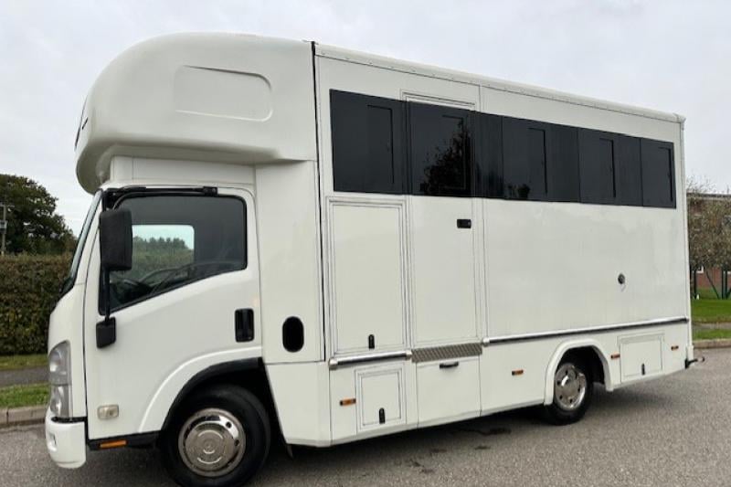 Compact 7.5T Automatic Isuzu N75.190 Horsebox - 2010