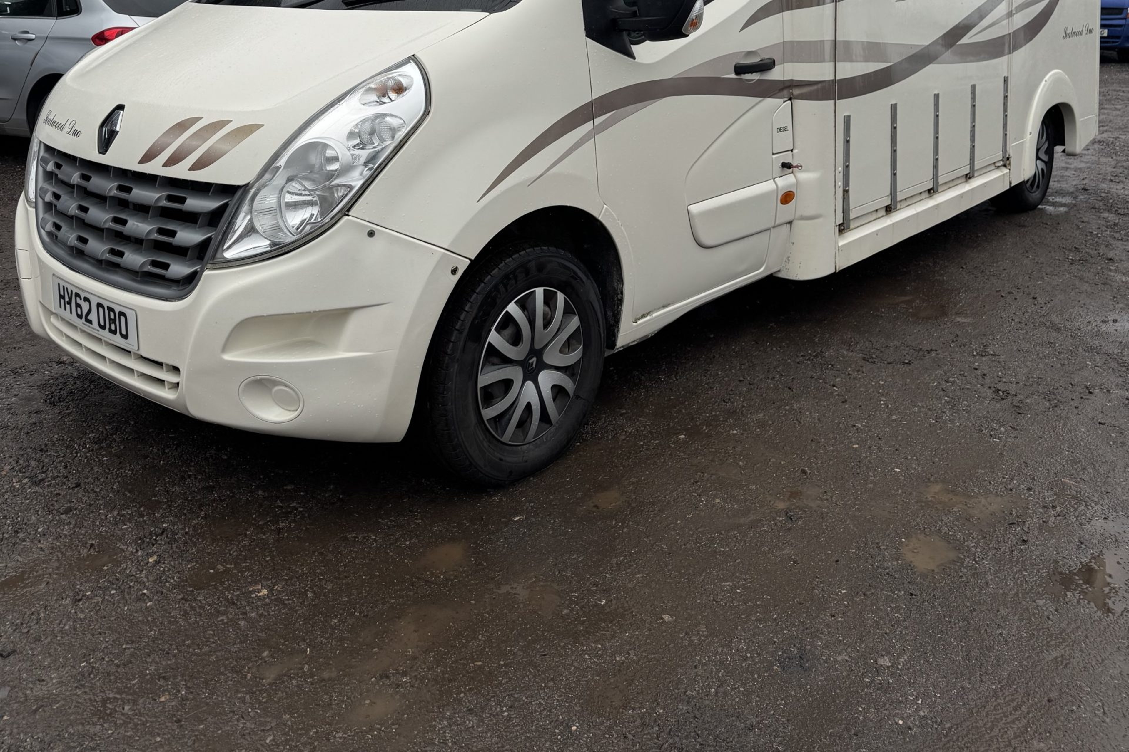 3.5t Renault Master by Sealwood