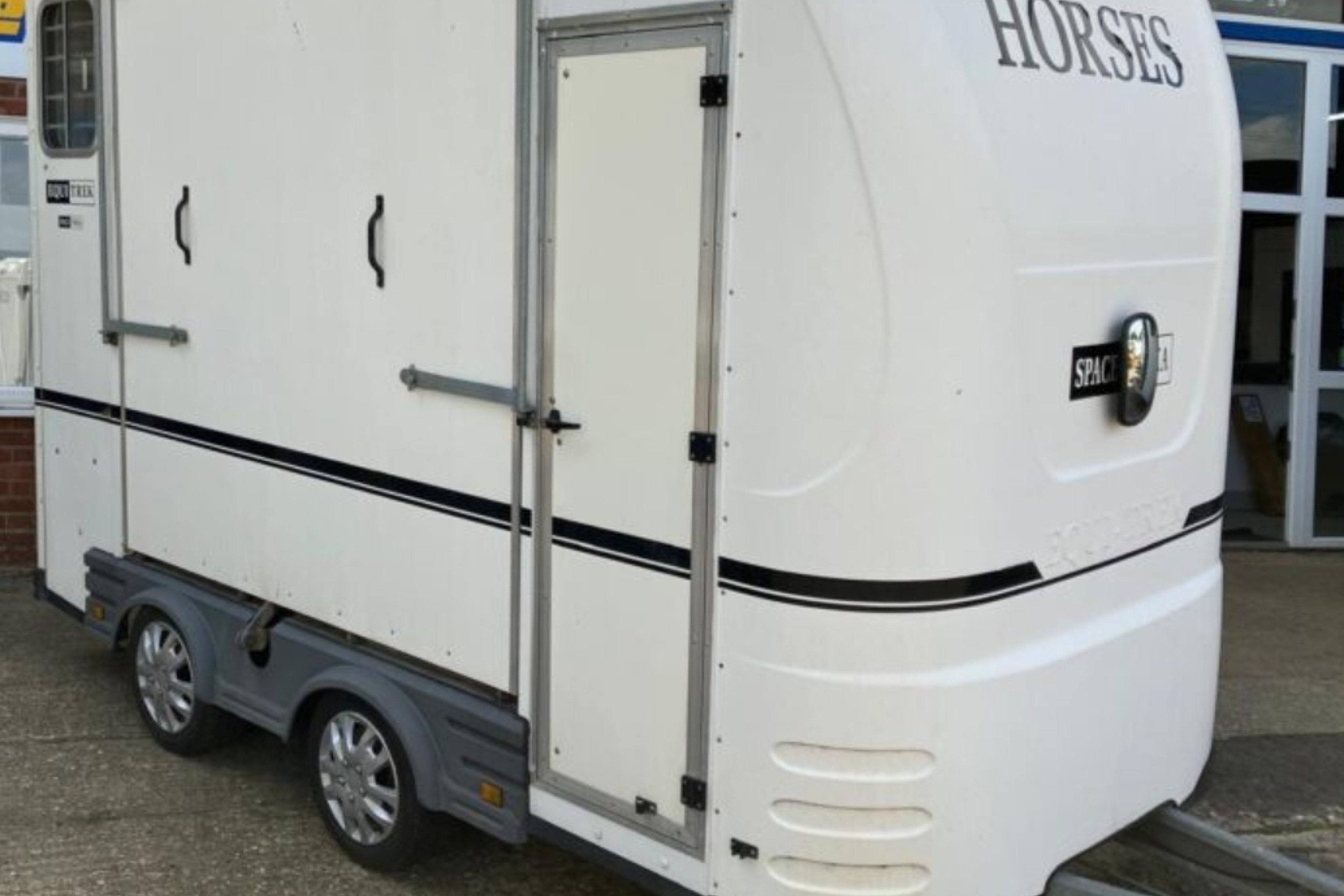 Equi-Trek Space-Treka M