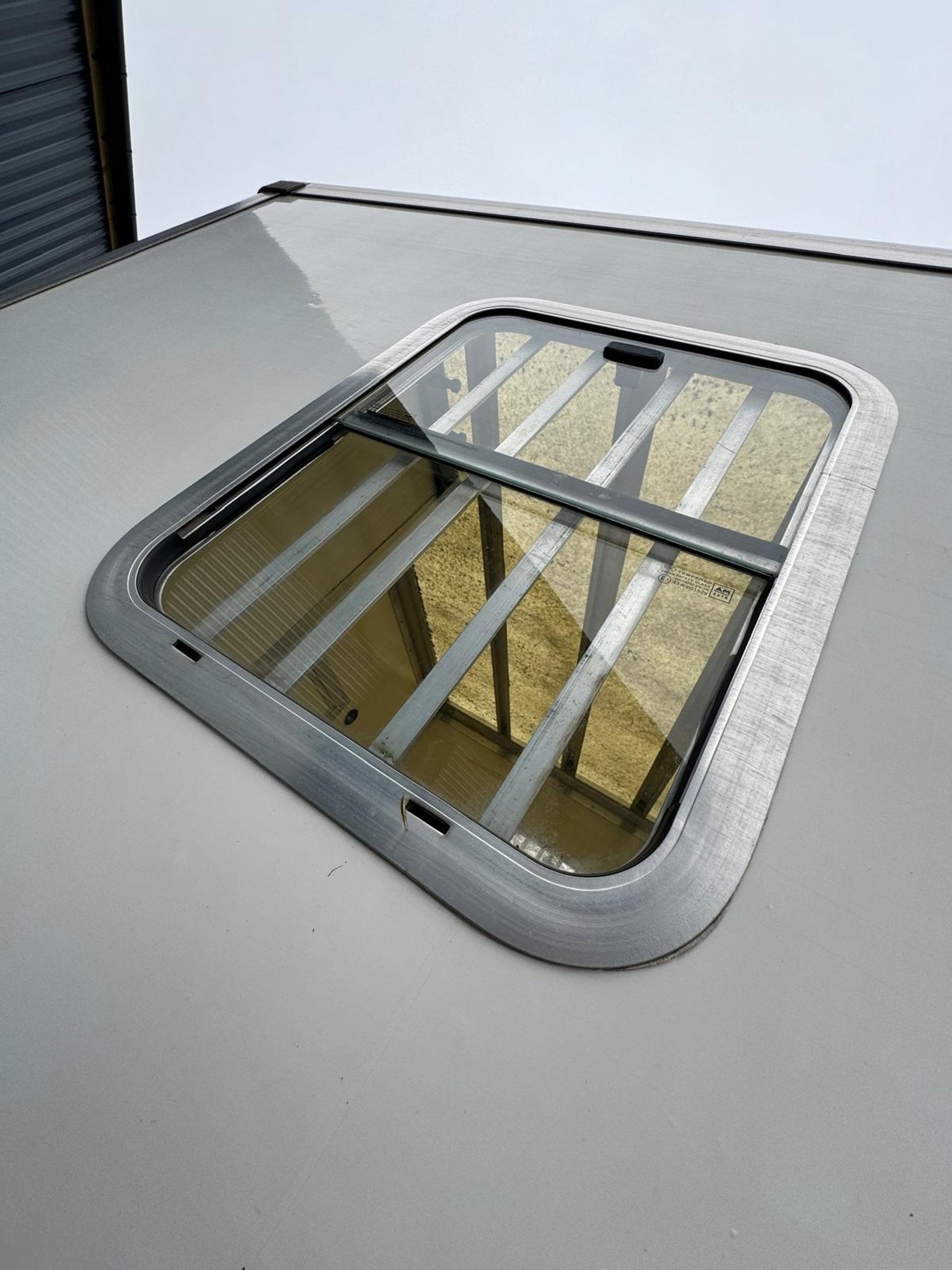 3.5t Citroën Relay - Open Plan Layout - image 12 of 12