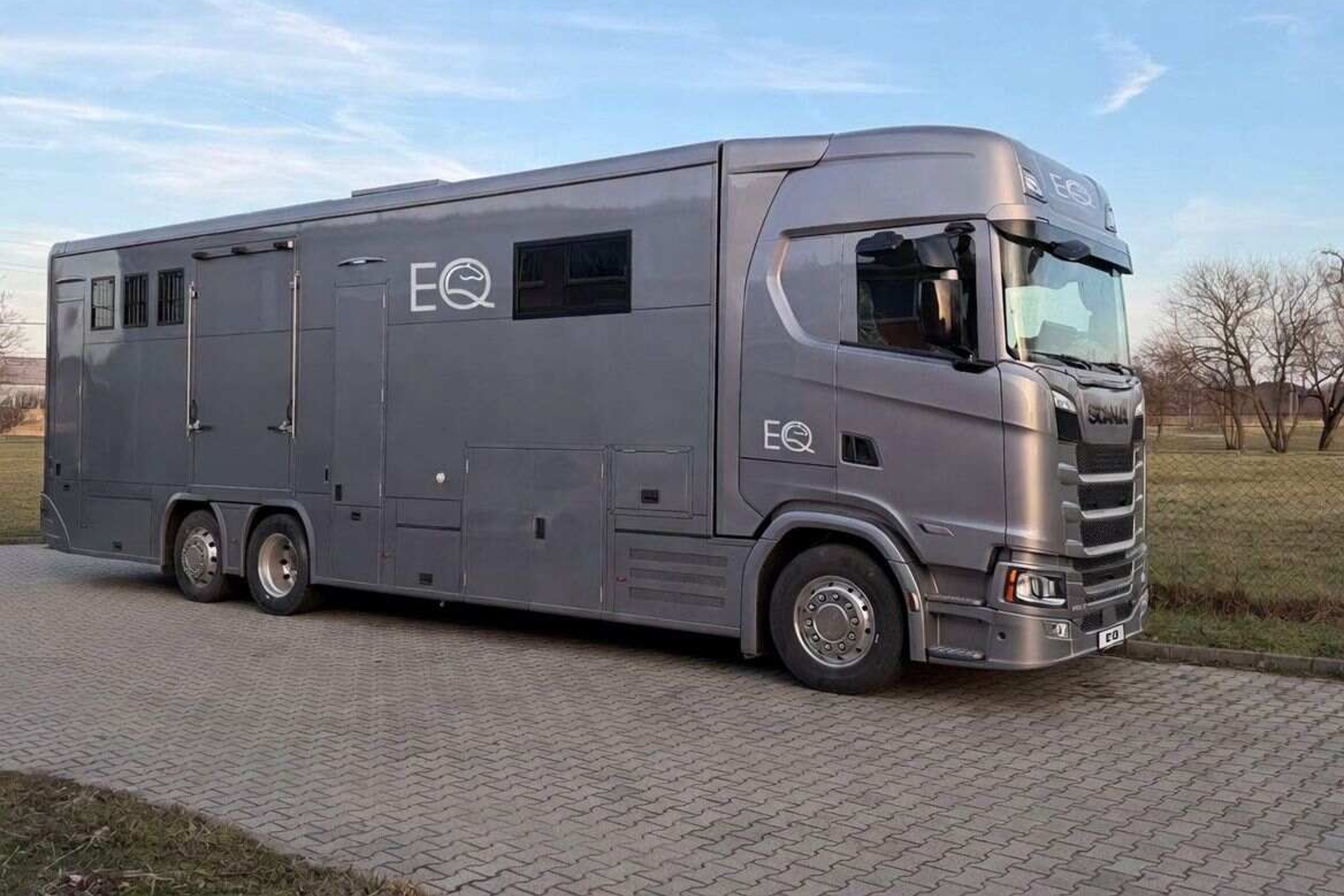 New 26t Scania S460 by EQ (LHD)