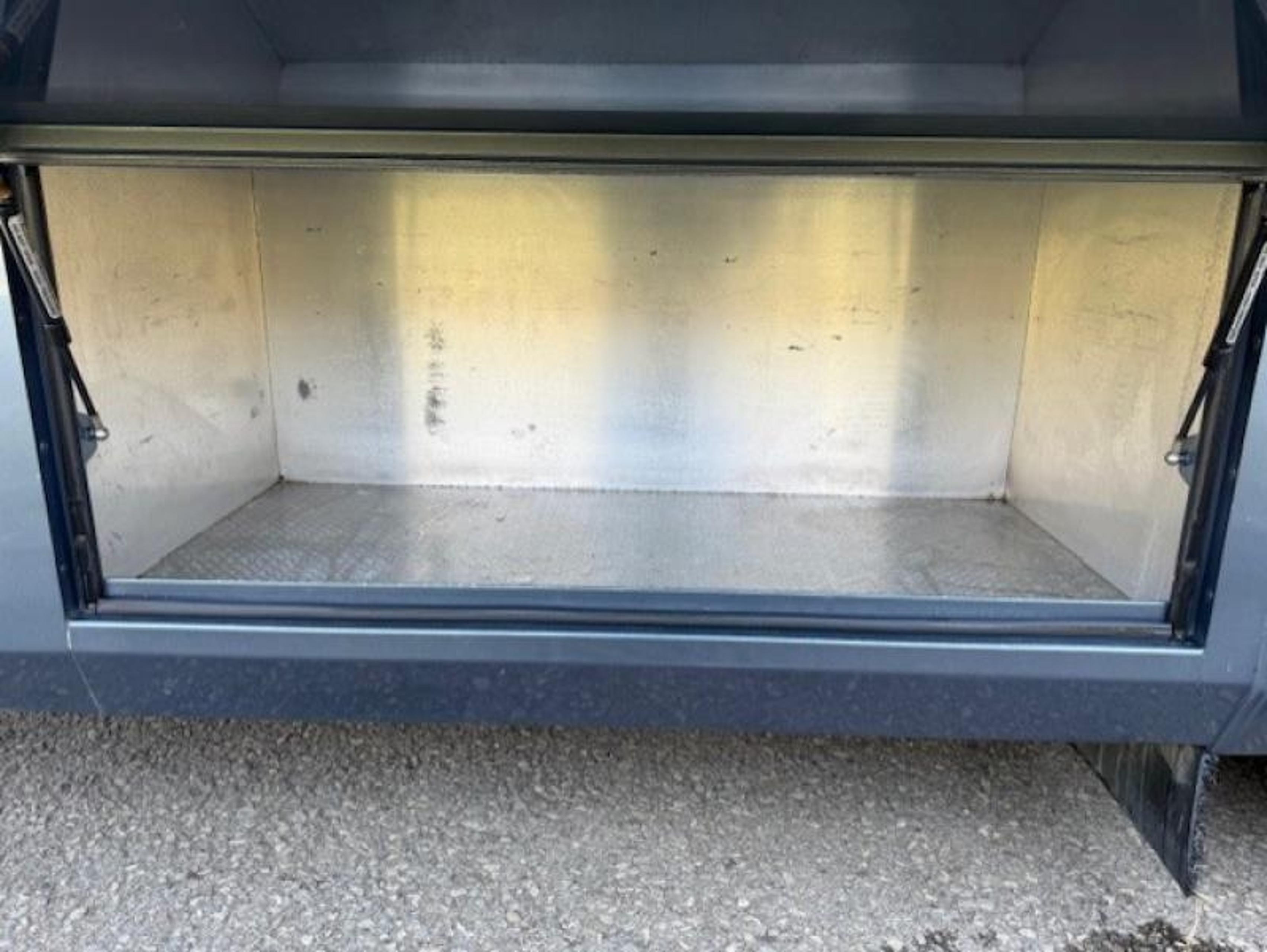 15t DAF LF 230 by PRB Horseboxes - image 6 of 18