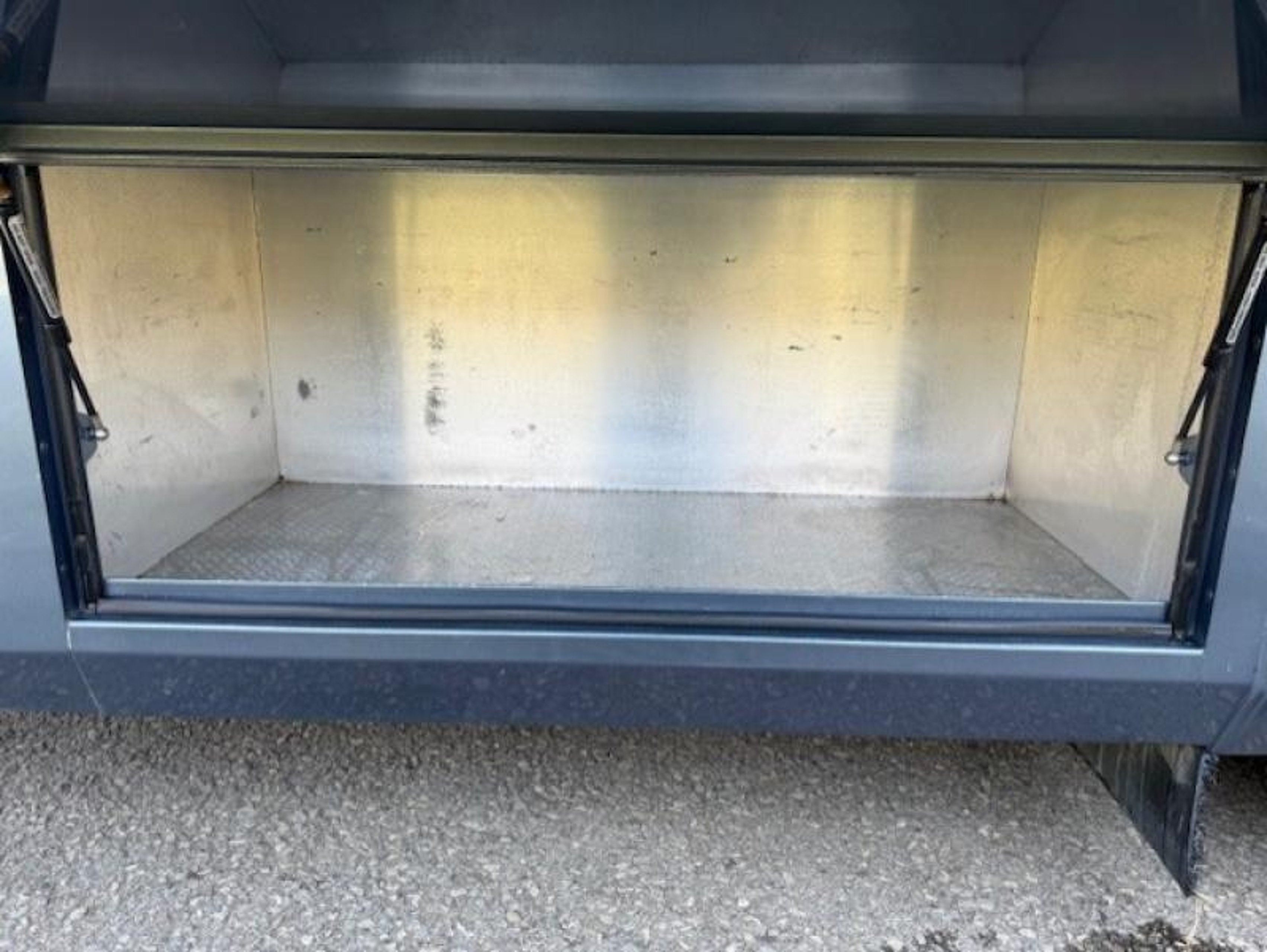 15t DAF LF 230 by PRB Horseboxes - image 6 of 18