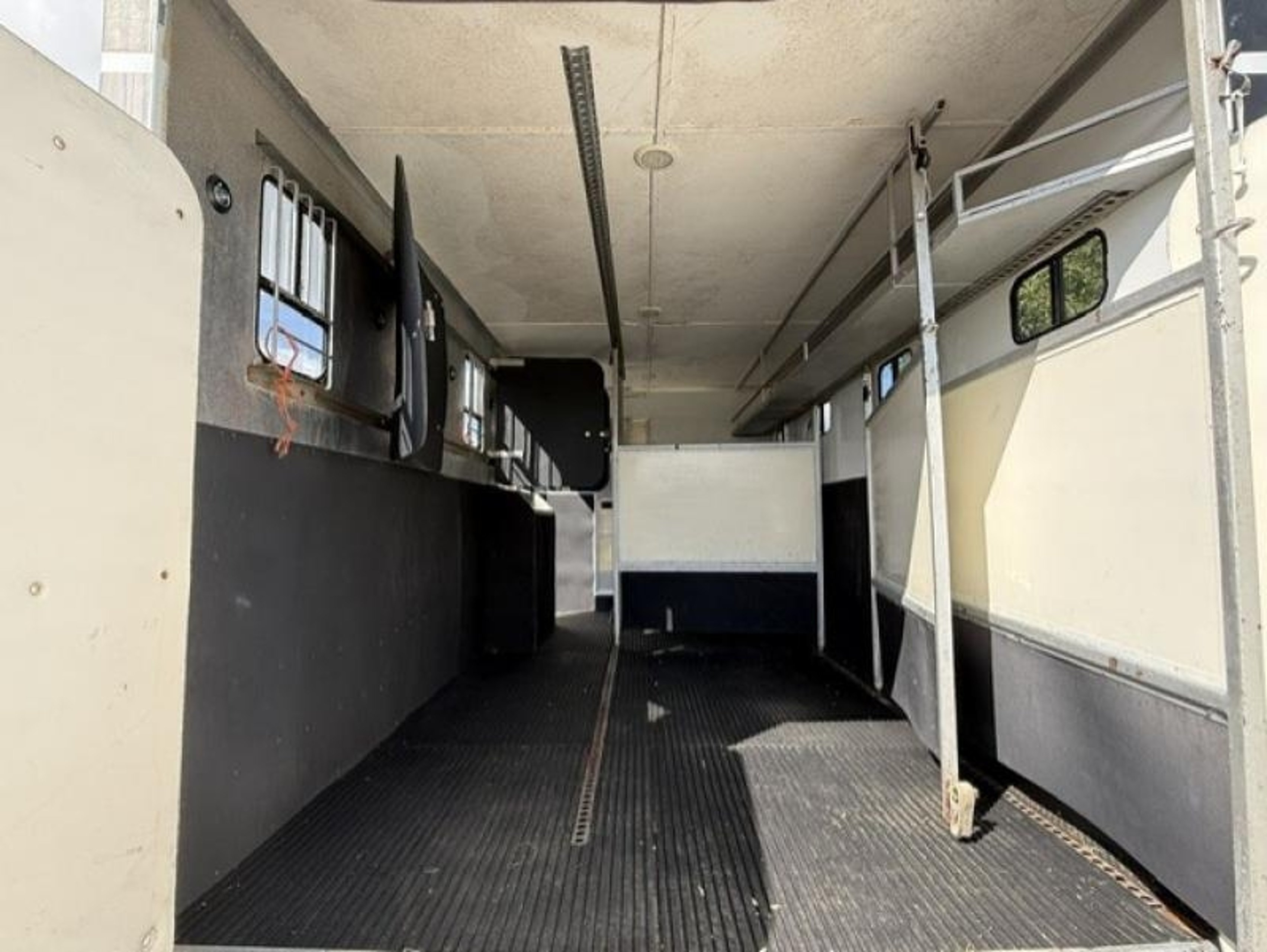 18t MAN TGM Horse Lorry - image 15 of 18