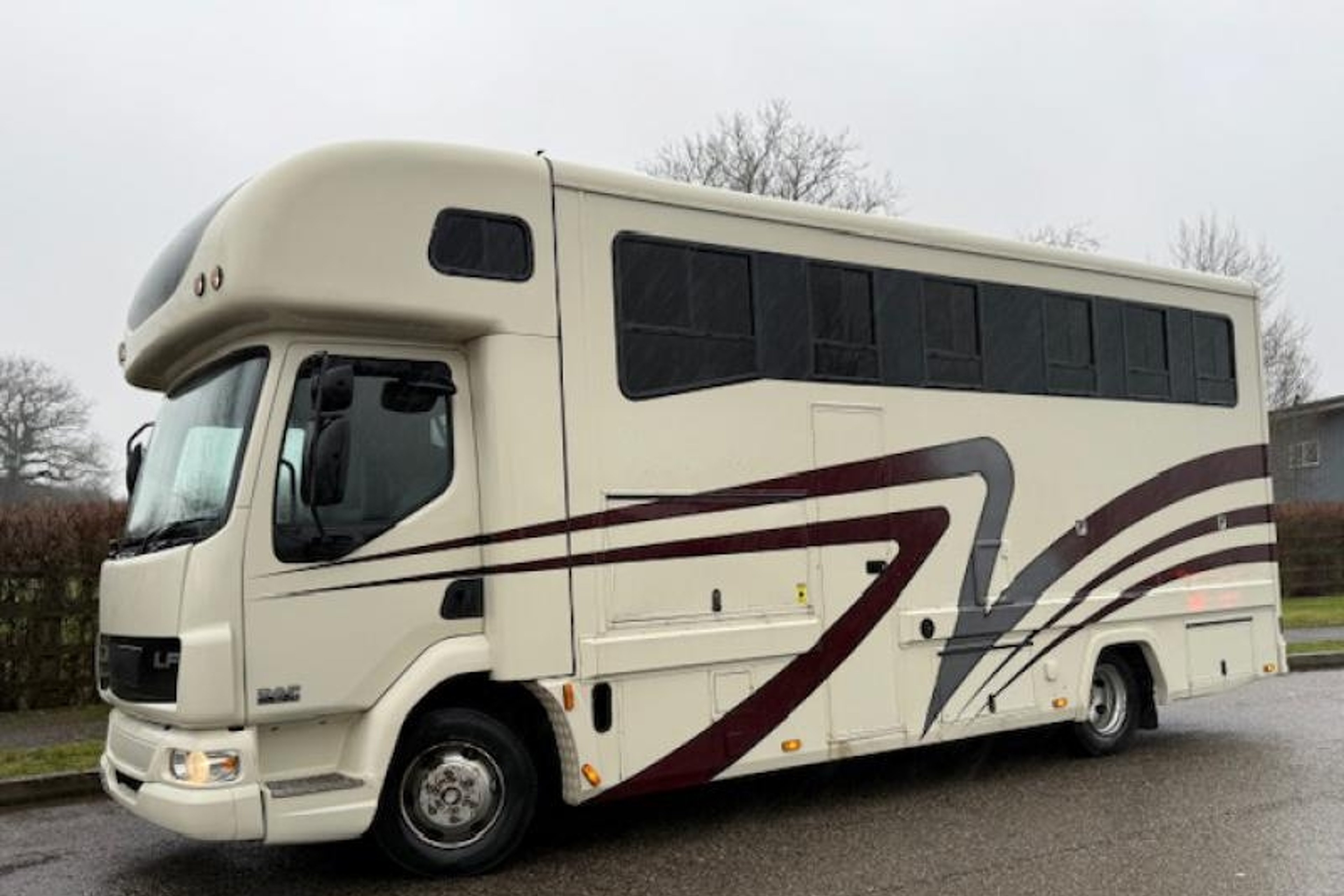 7.5T DAF LF 150 by Harley Horseboxes