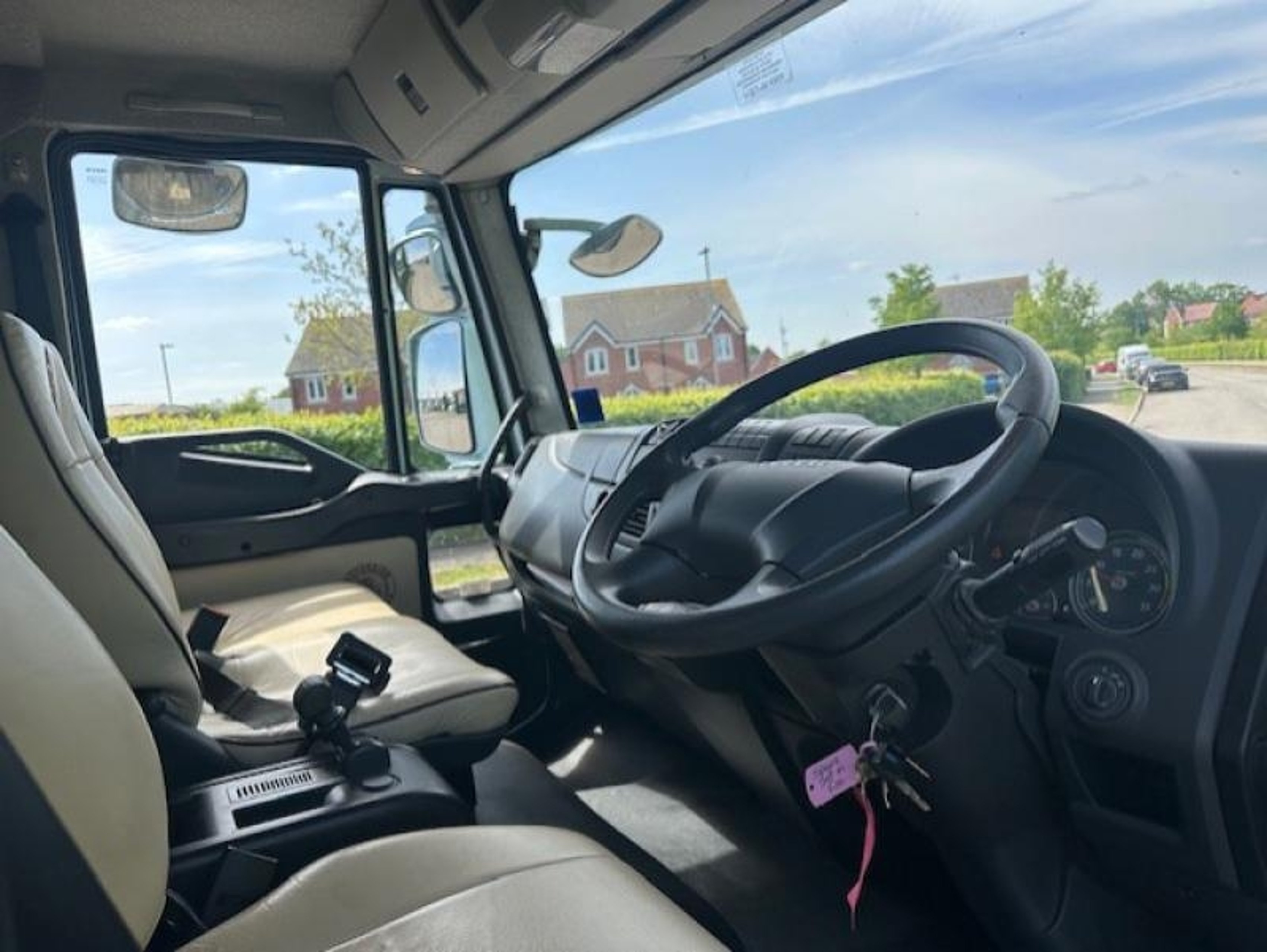 7.5t Iveco Eurocargo by Sovereign Horseboxes - image 2 of 15