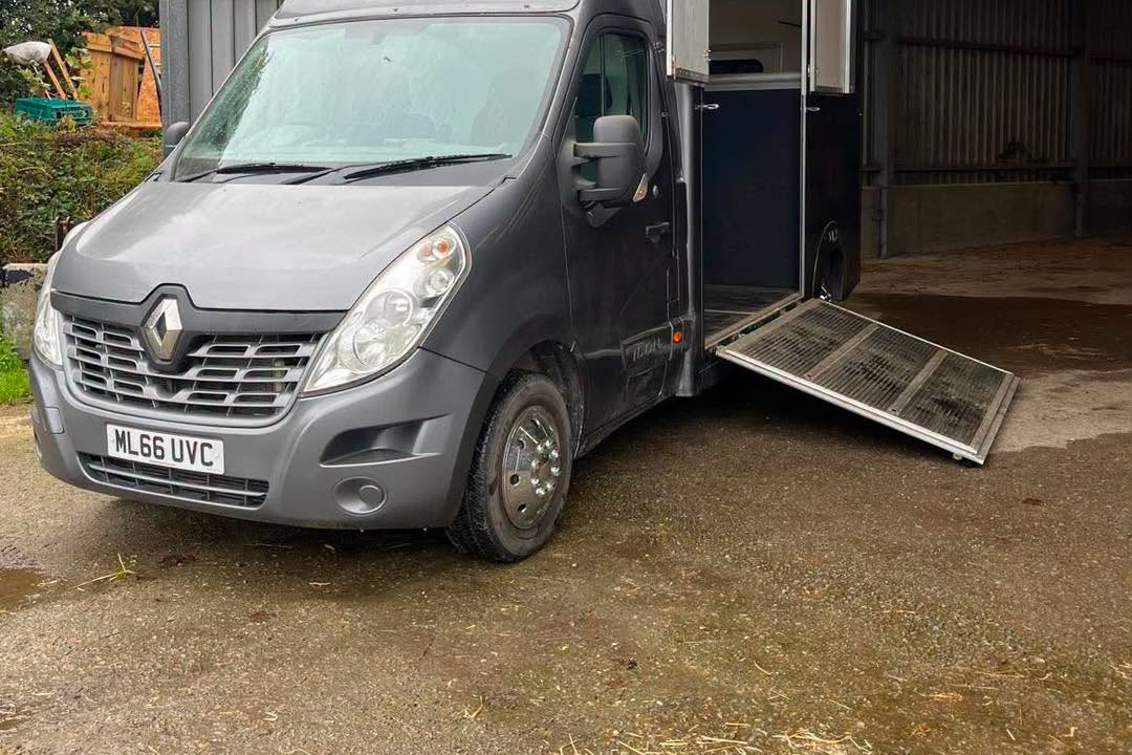 Smart 3.5t Renault Master (2016) - Grey