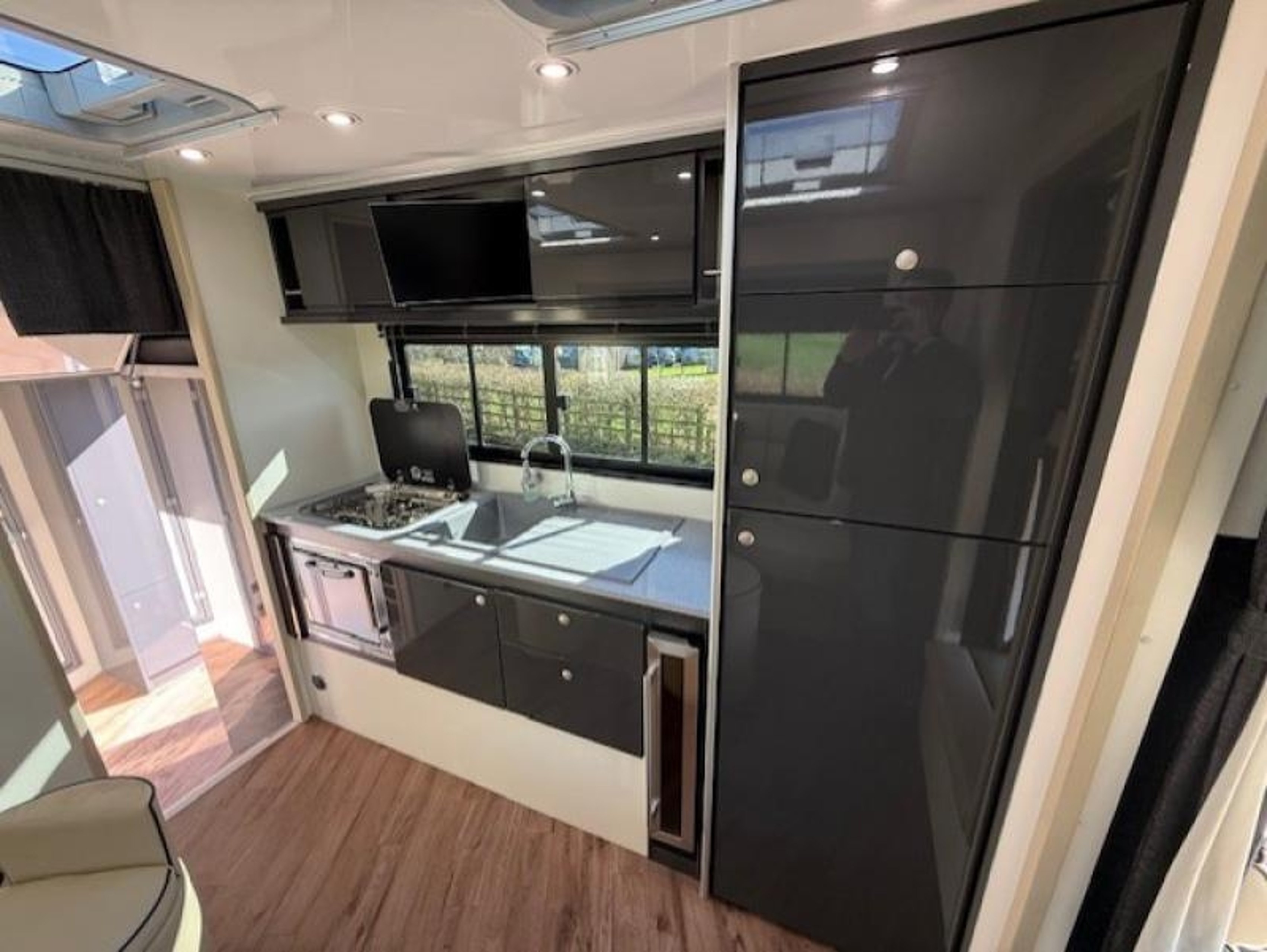 15t DAF LF 230 by PRB Horseboxes - image 12 of 18