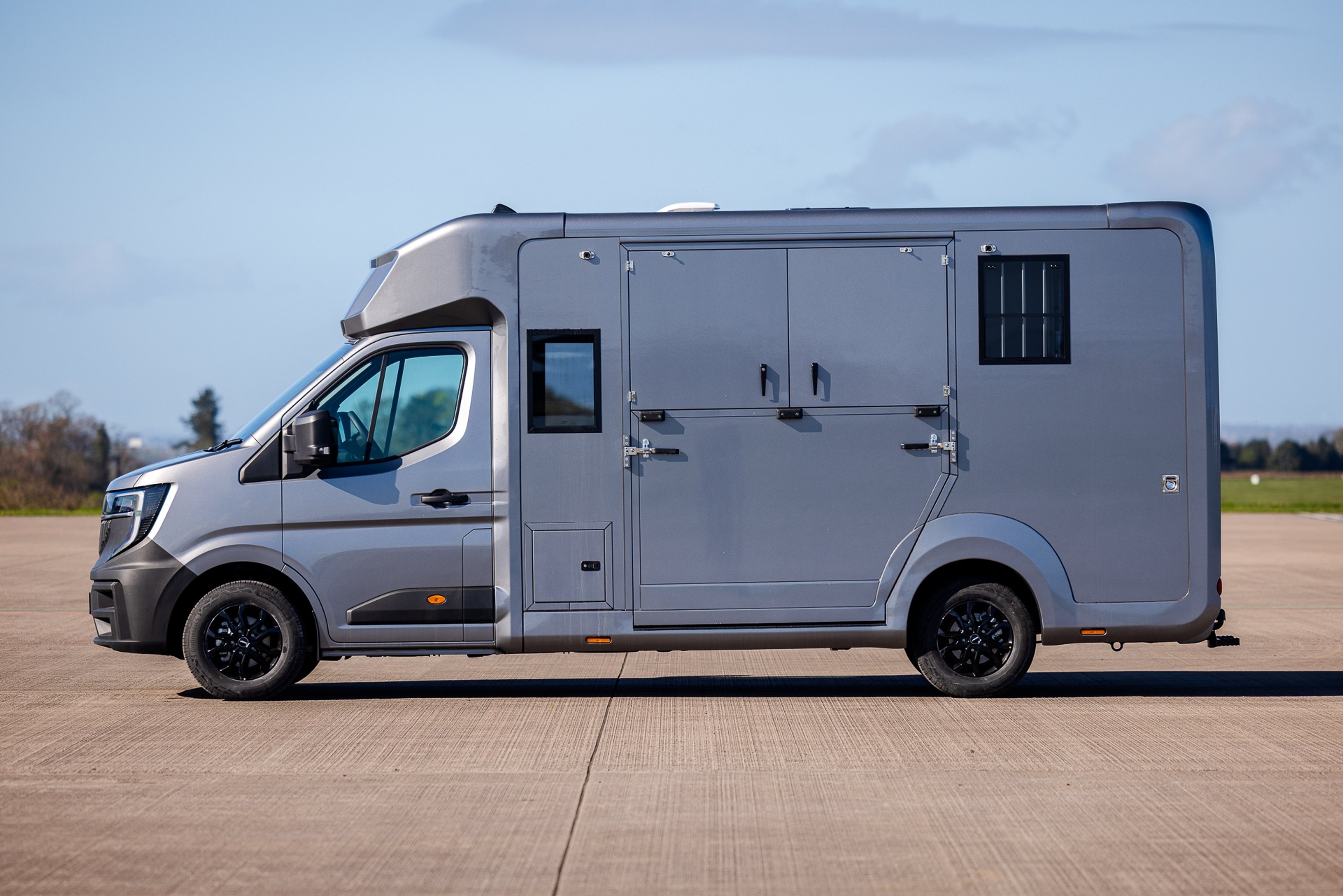 3.5t Renault Master by AKX - image 2 of 11