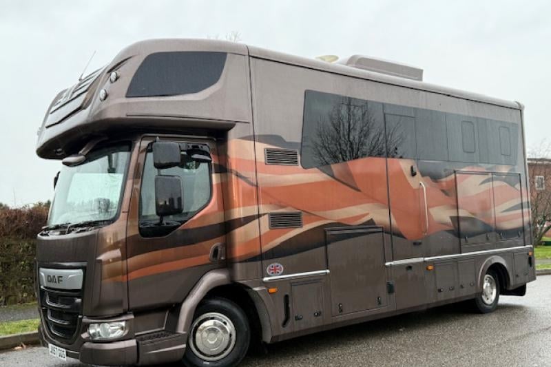 7.5T DAF LF 160 by JM Coach Works