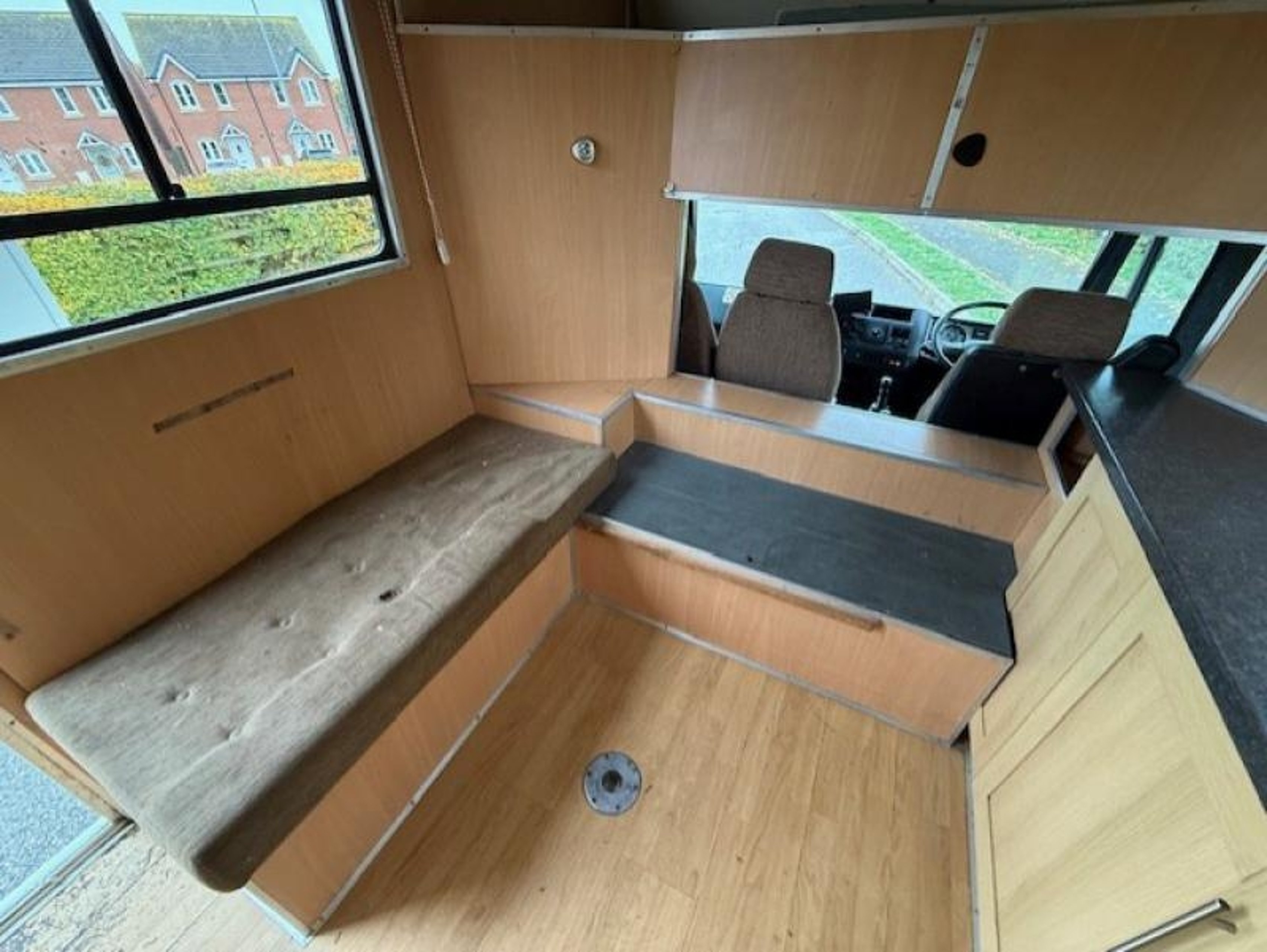 7.5T MAN Coach Built Horsebox - Stalled for 3 - image 9 of 16