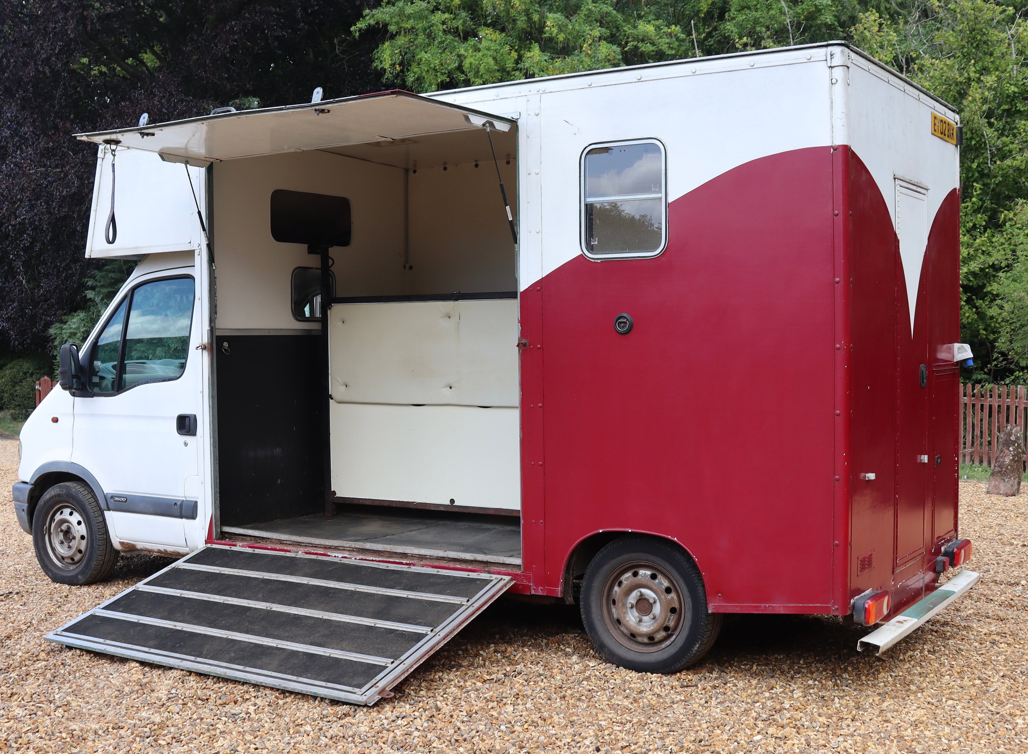 Vauxhall Movano 2.2l Coachbuilt 3.5T Long Stall - image 1 of 12