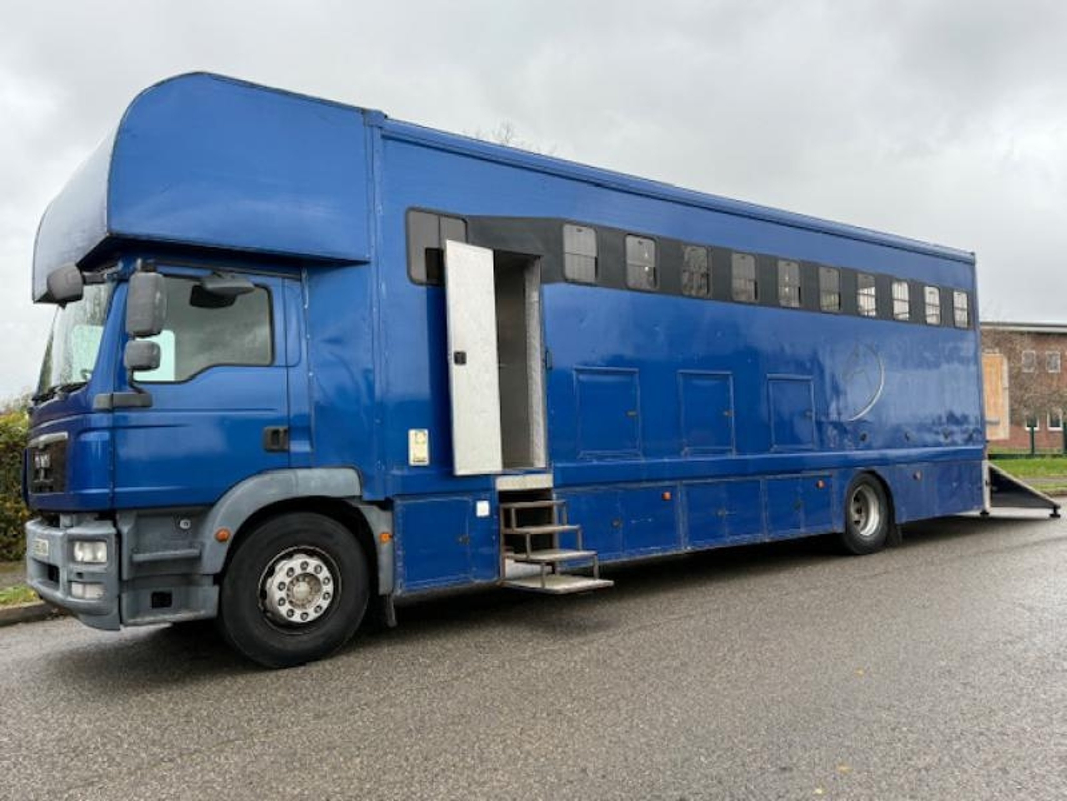 18t Automatic MAN TGL by Hayling Truck Island - image 13 of 14