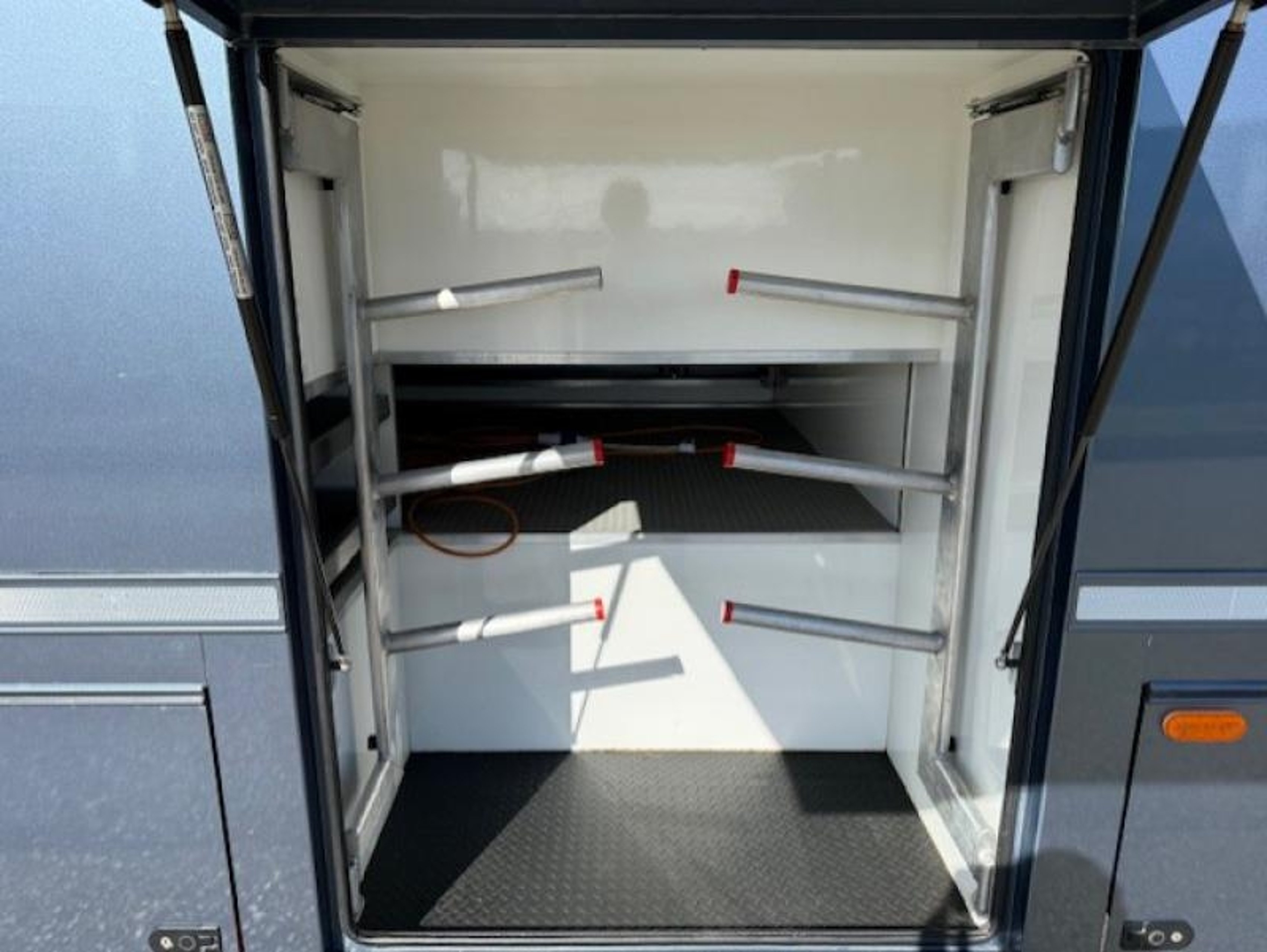 15t DAF LF 230 by PRB Horseboxes - image 7 of 18