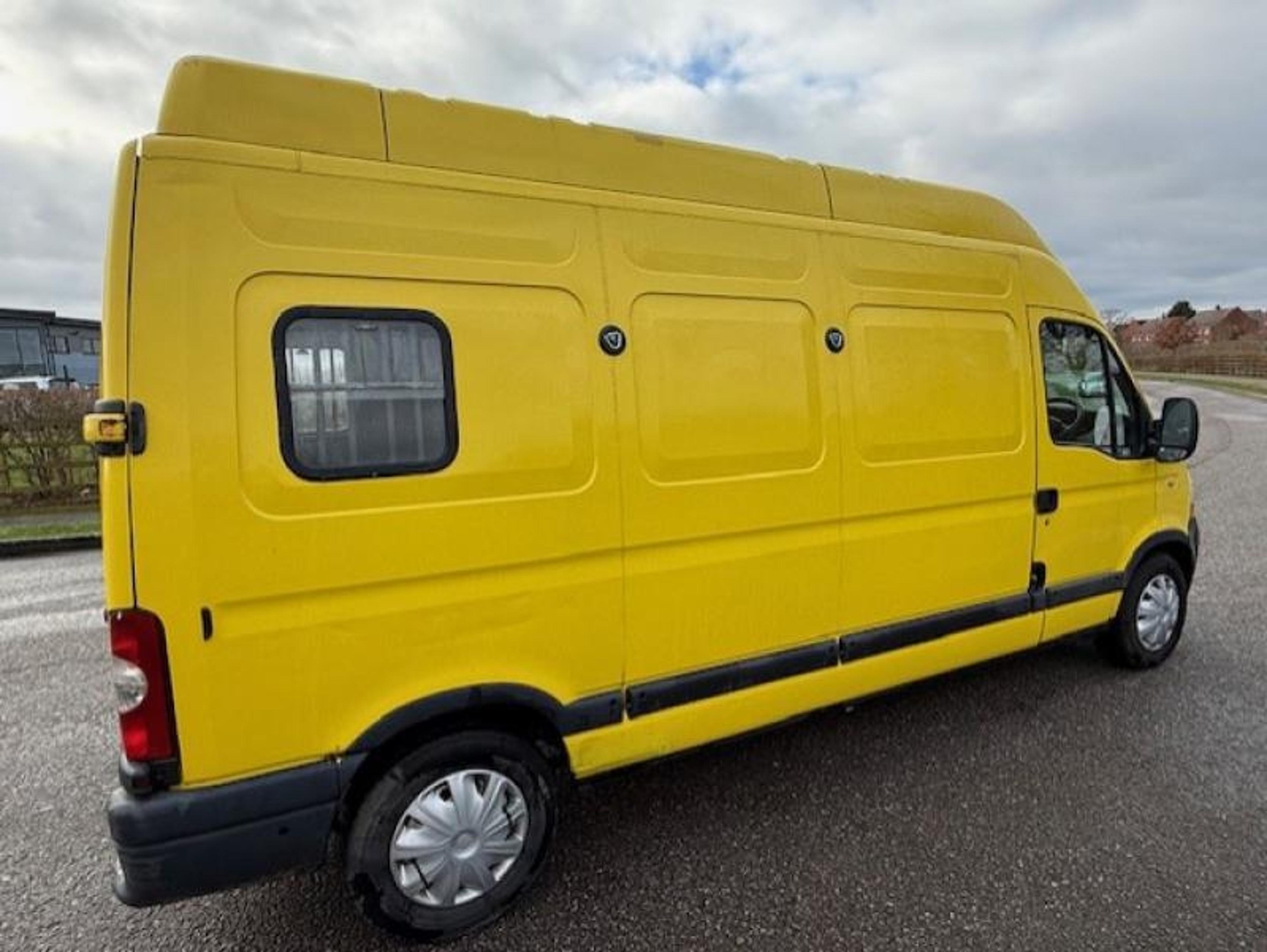 3.5t Renault Master by Can-Van - image 8 of 17