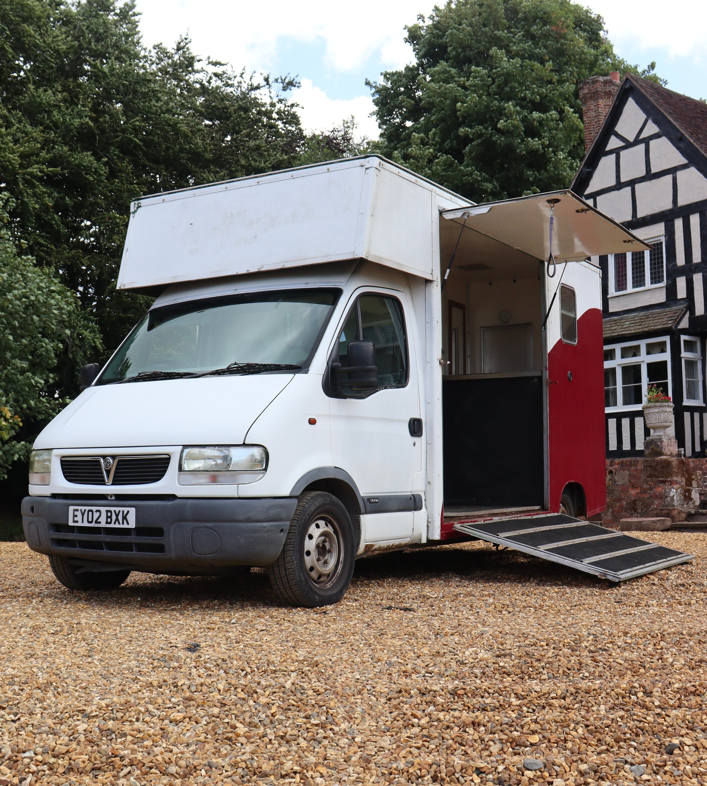 Vauxhall Movano 2.2l Coachbuilt 3.5T Long Stall - image 1 of 12